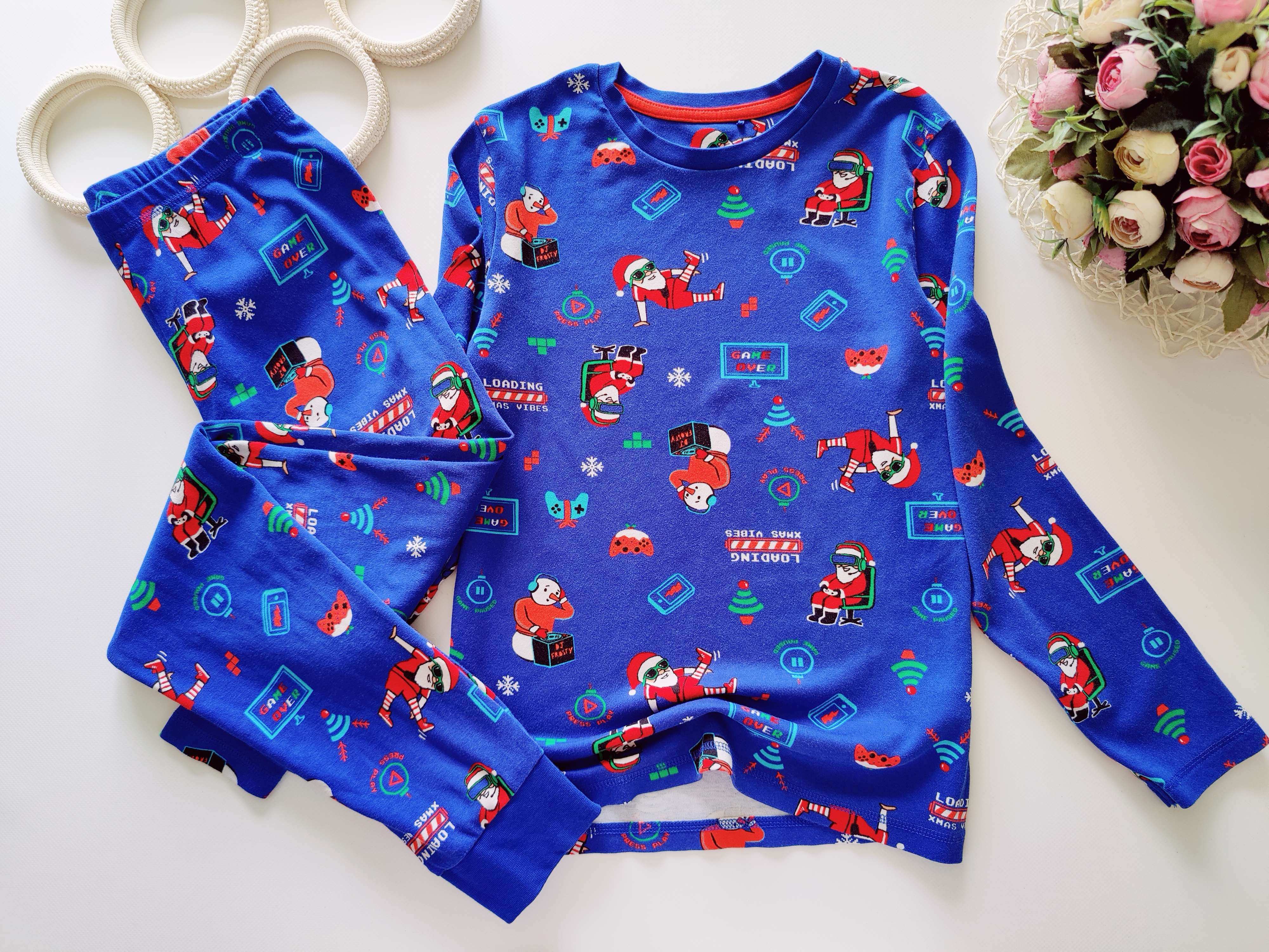 11,12 років, зріст 146,152 Новорічна піжама у дід морозах