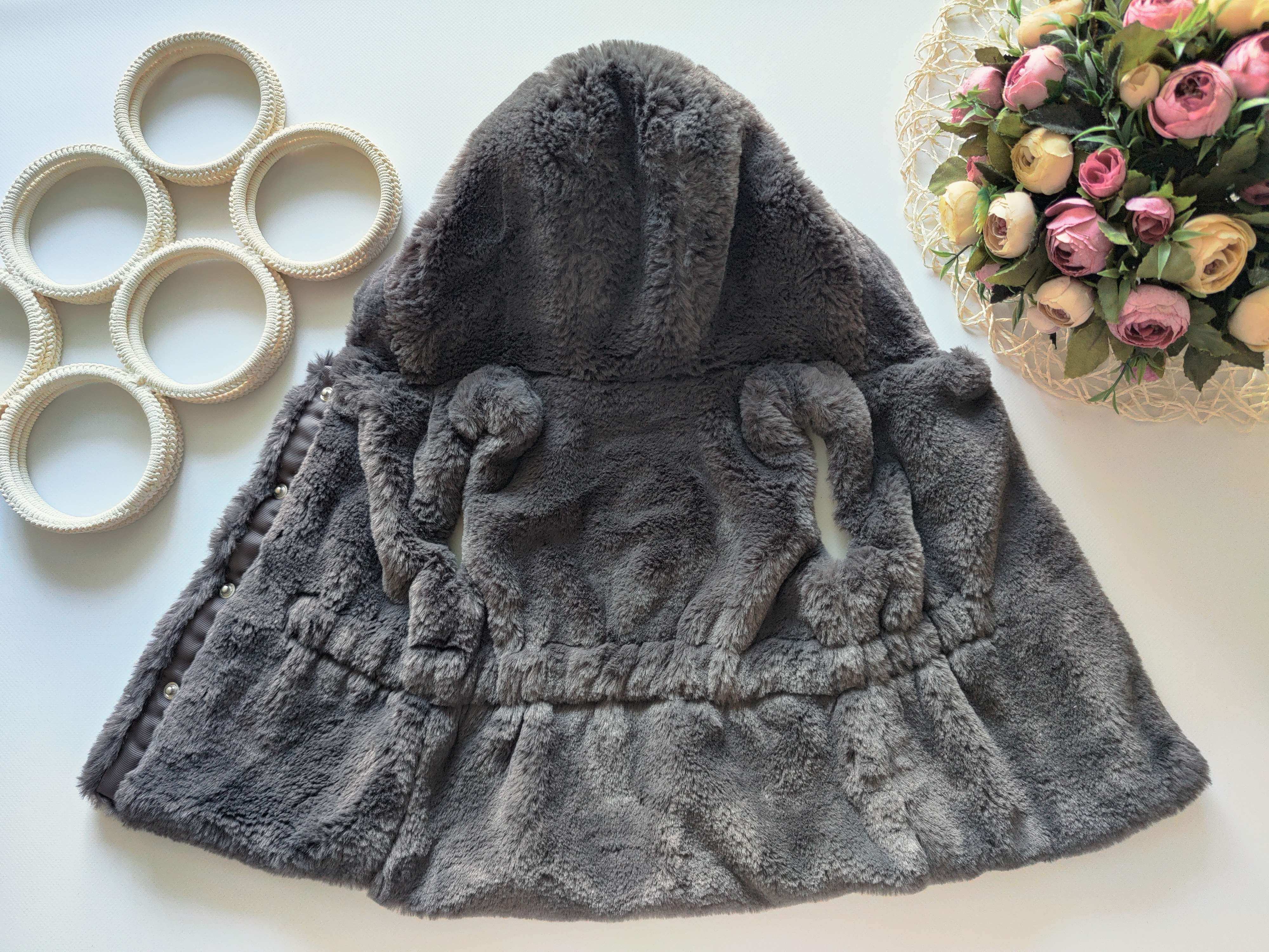 9,12 мес, рост 80 Меховая жилетка