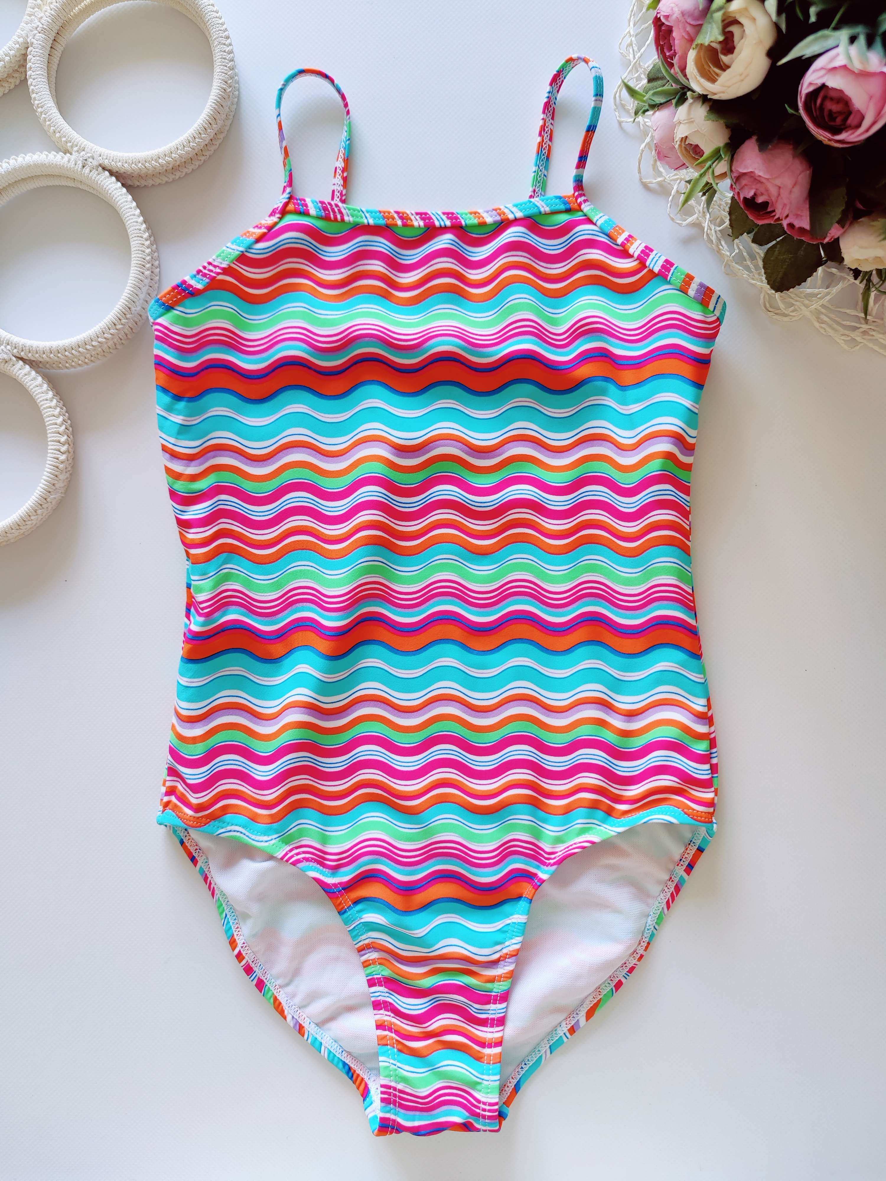 9,10 лет, рост 140 Новый купальник