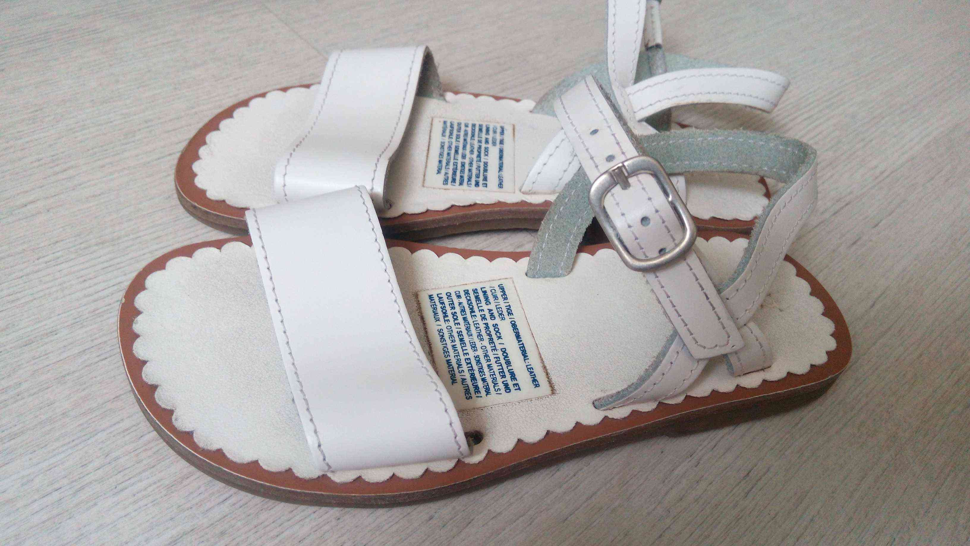 26 (16 см) Кожа! Gap Кожаные босоножки для девочки