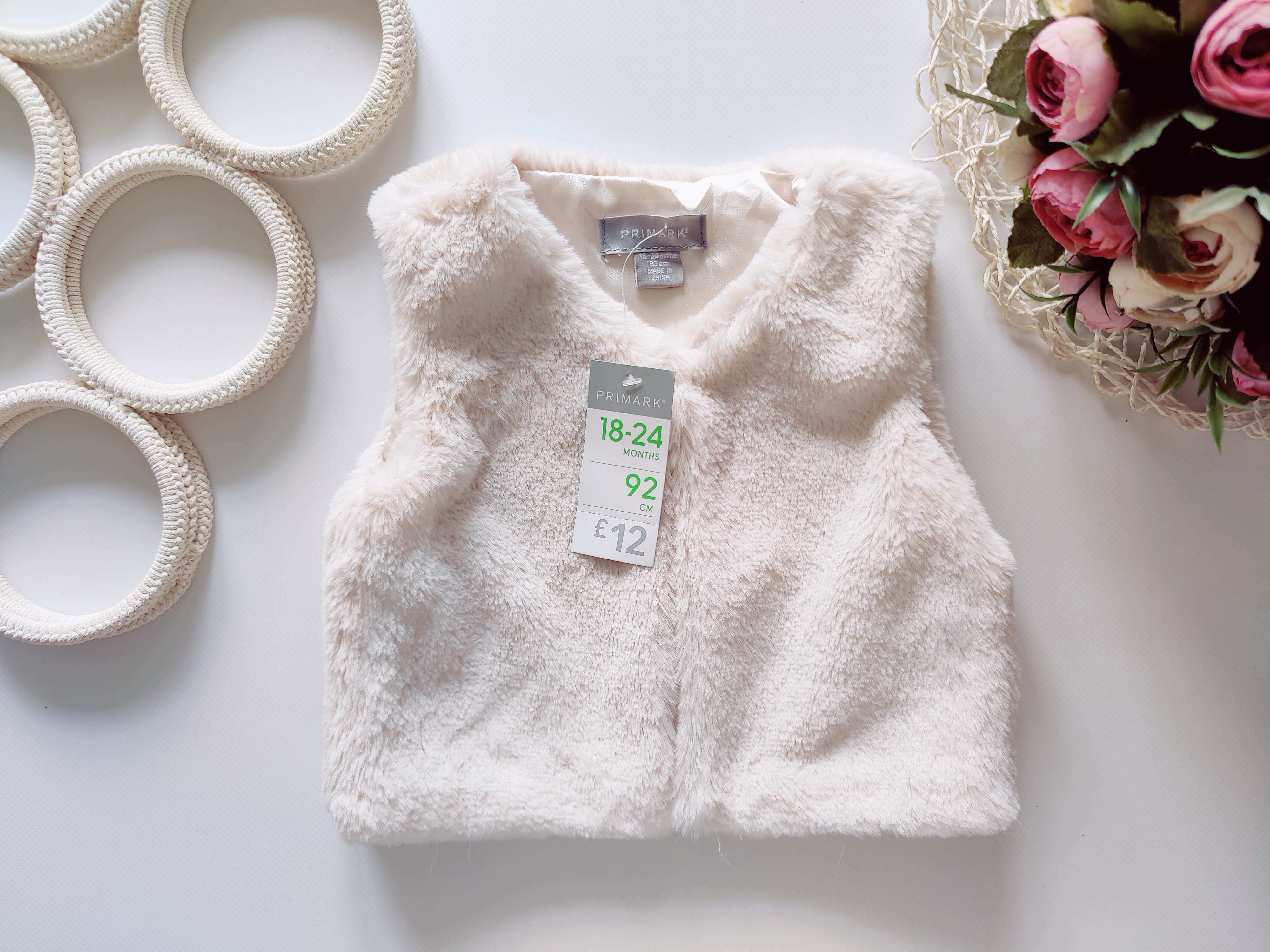 18,24 мес, рост 92 Новая меховая жилетка