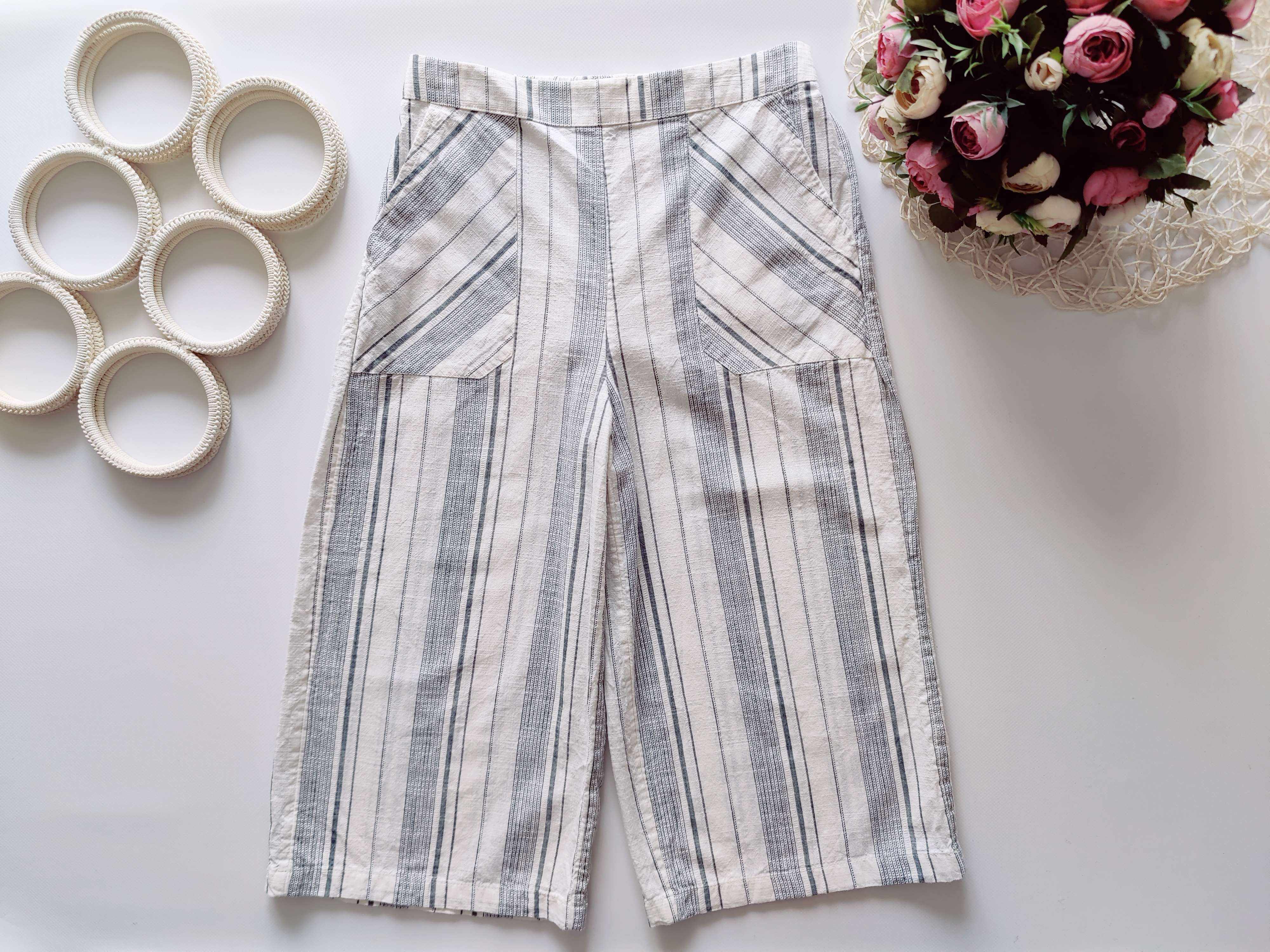 10 років, зріст 140 Легкі штани в смужку