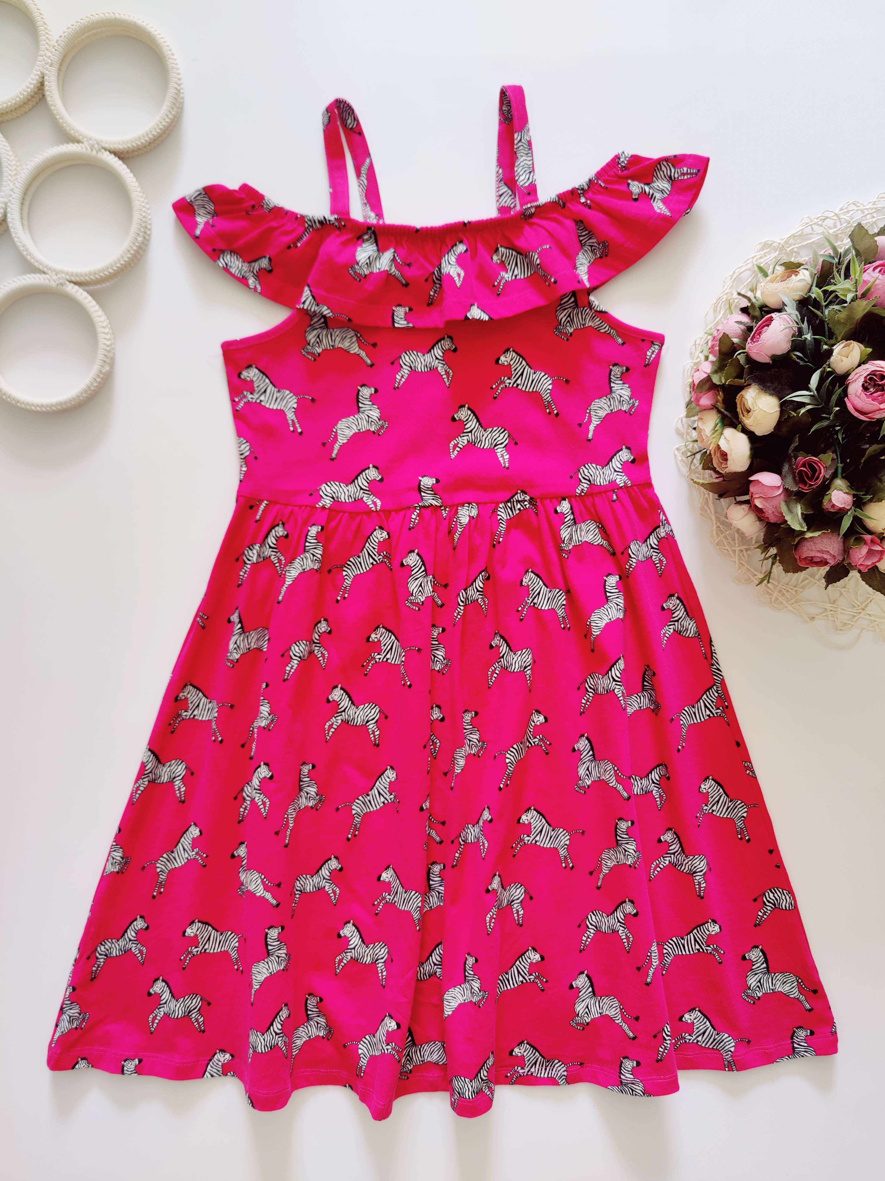 12 лет, рост 152 Новое розовое платье зебра