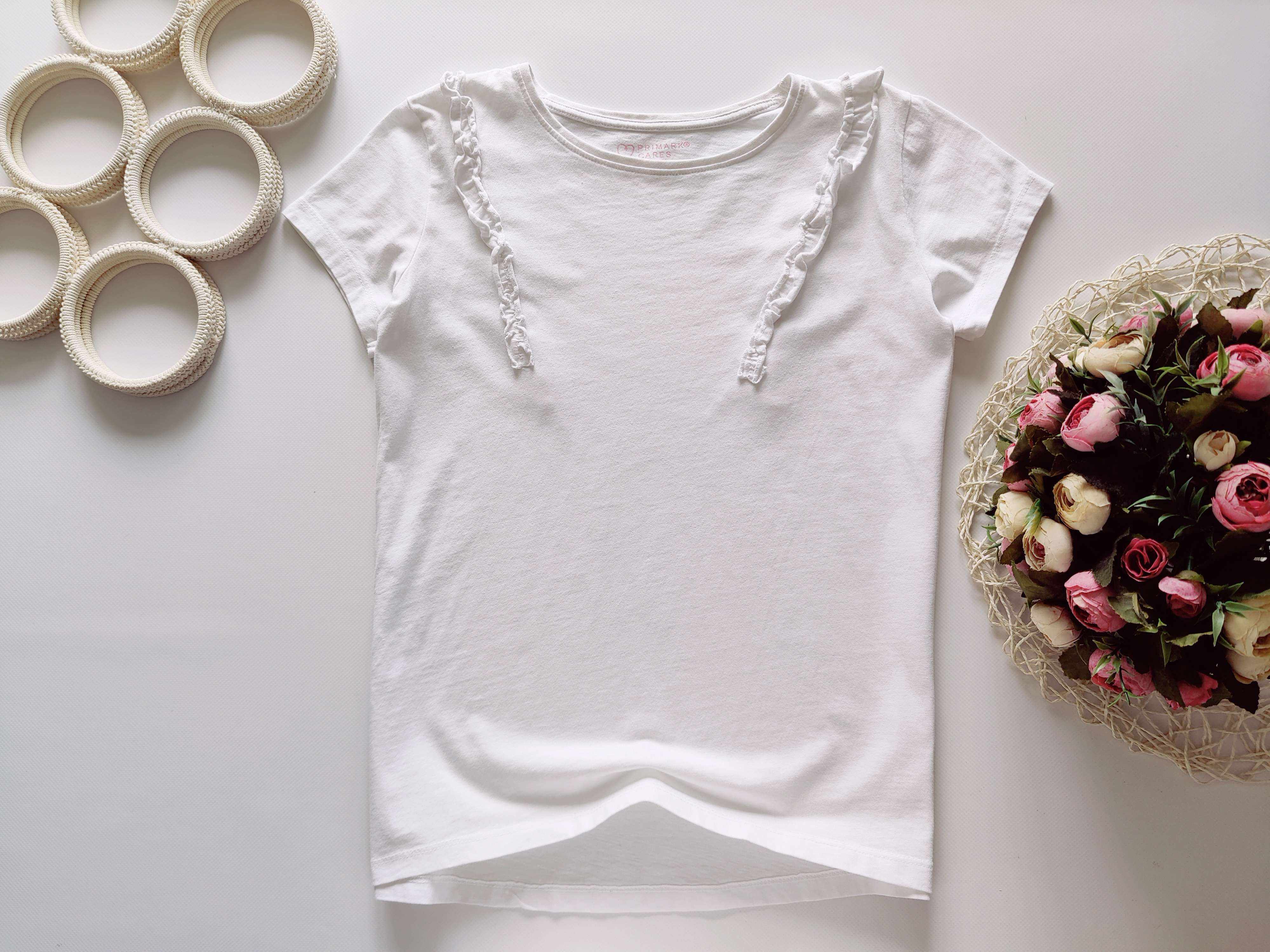 12,13 років, зріст 158 Футболка біла з рюшами