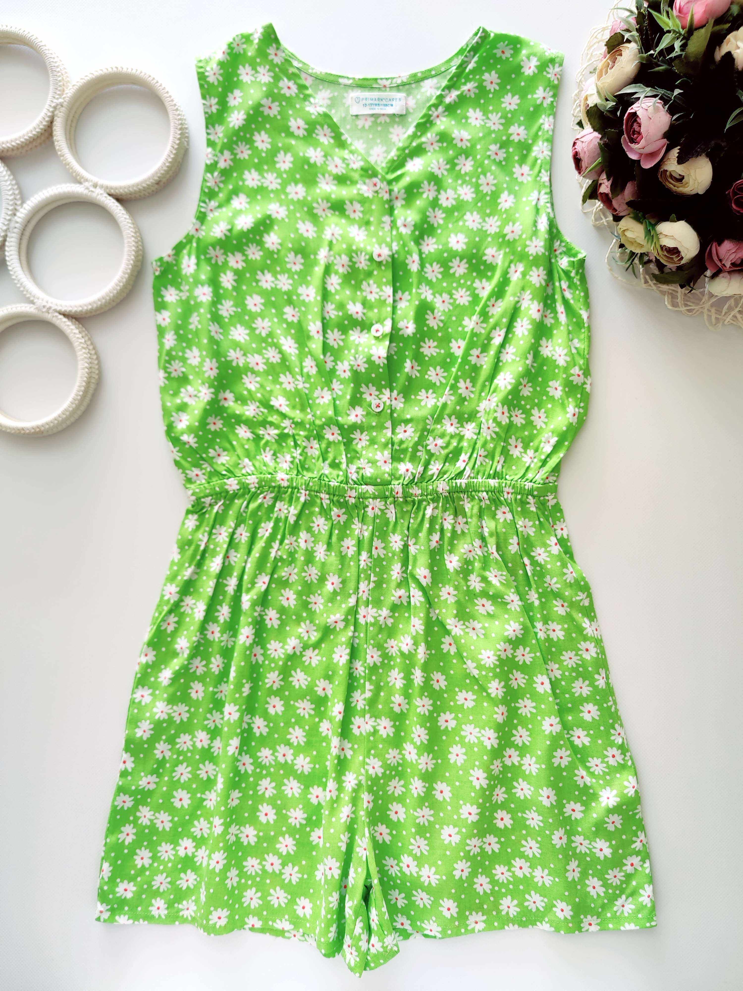 12,13 лет, рост 158 Новый салатовый ромпер с вискозы в ромашках