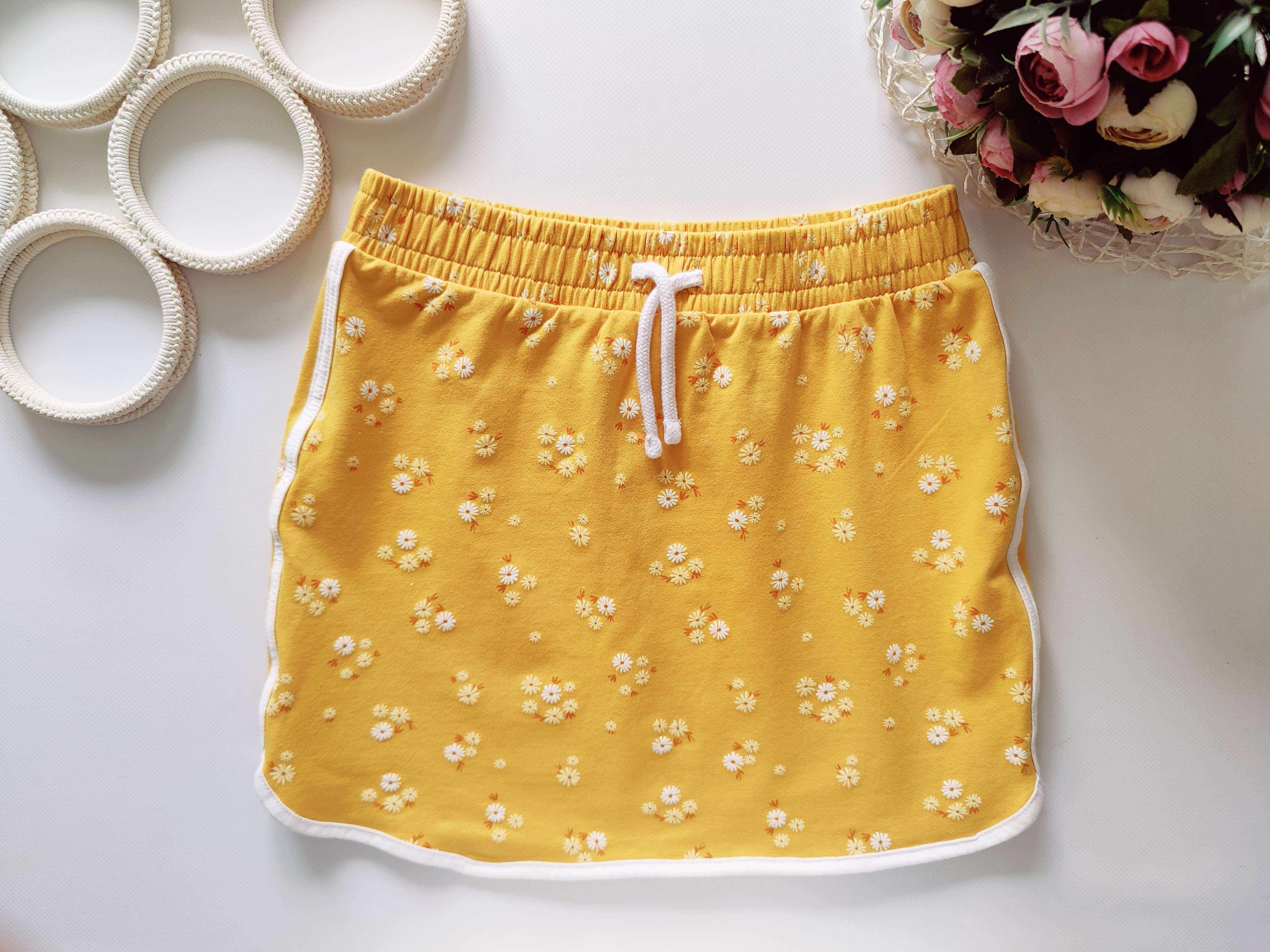 11,12 років, зріст 146,152 Якісна спідниця в ромашках