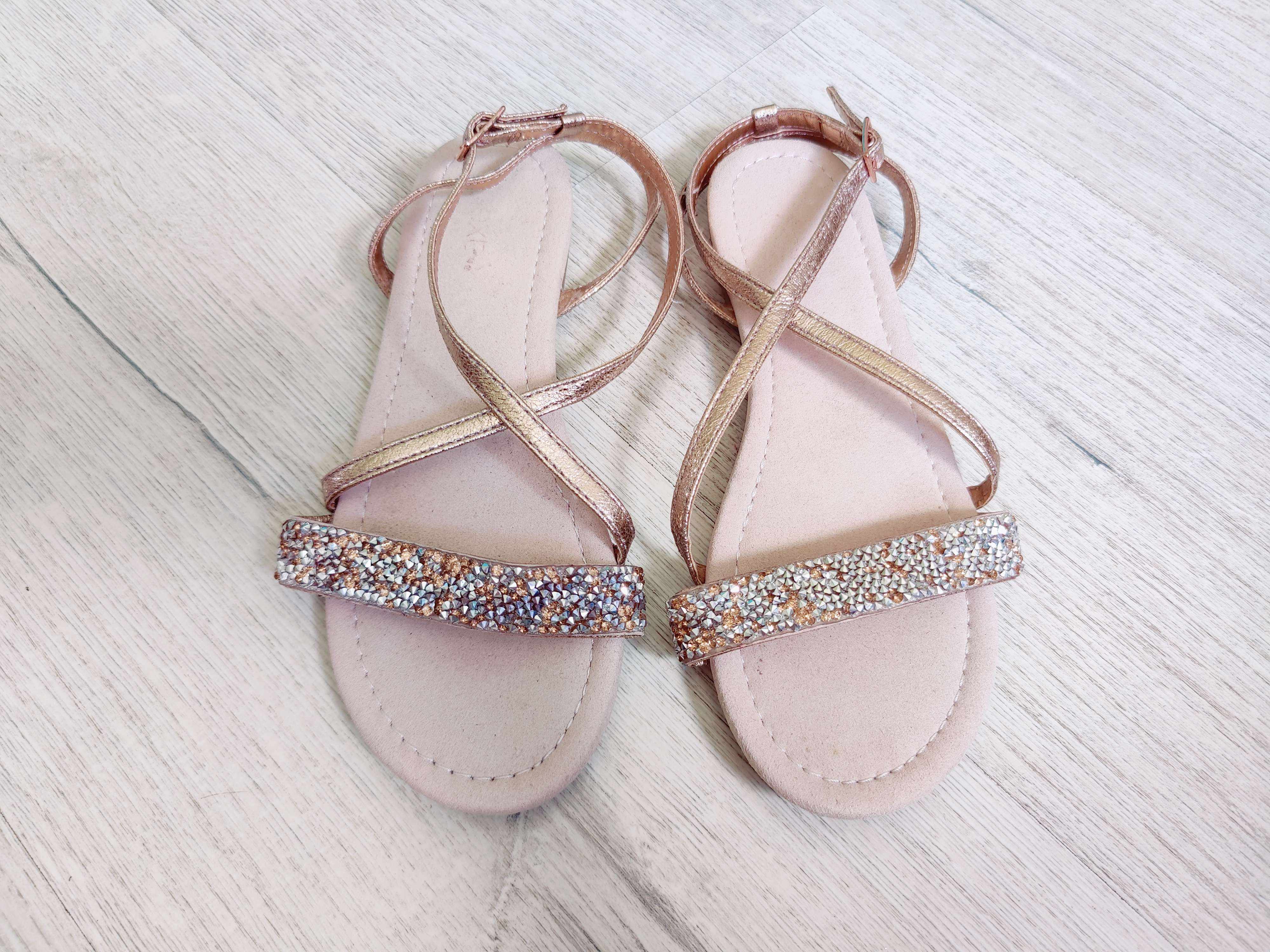 33 (20-21 см) Красиві ошатні босоніжки