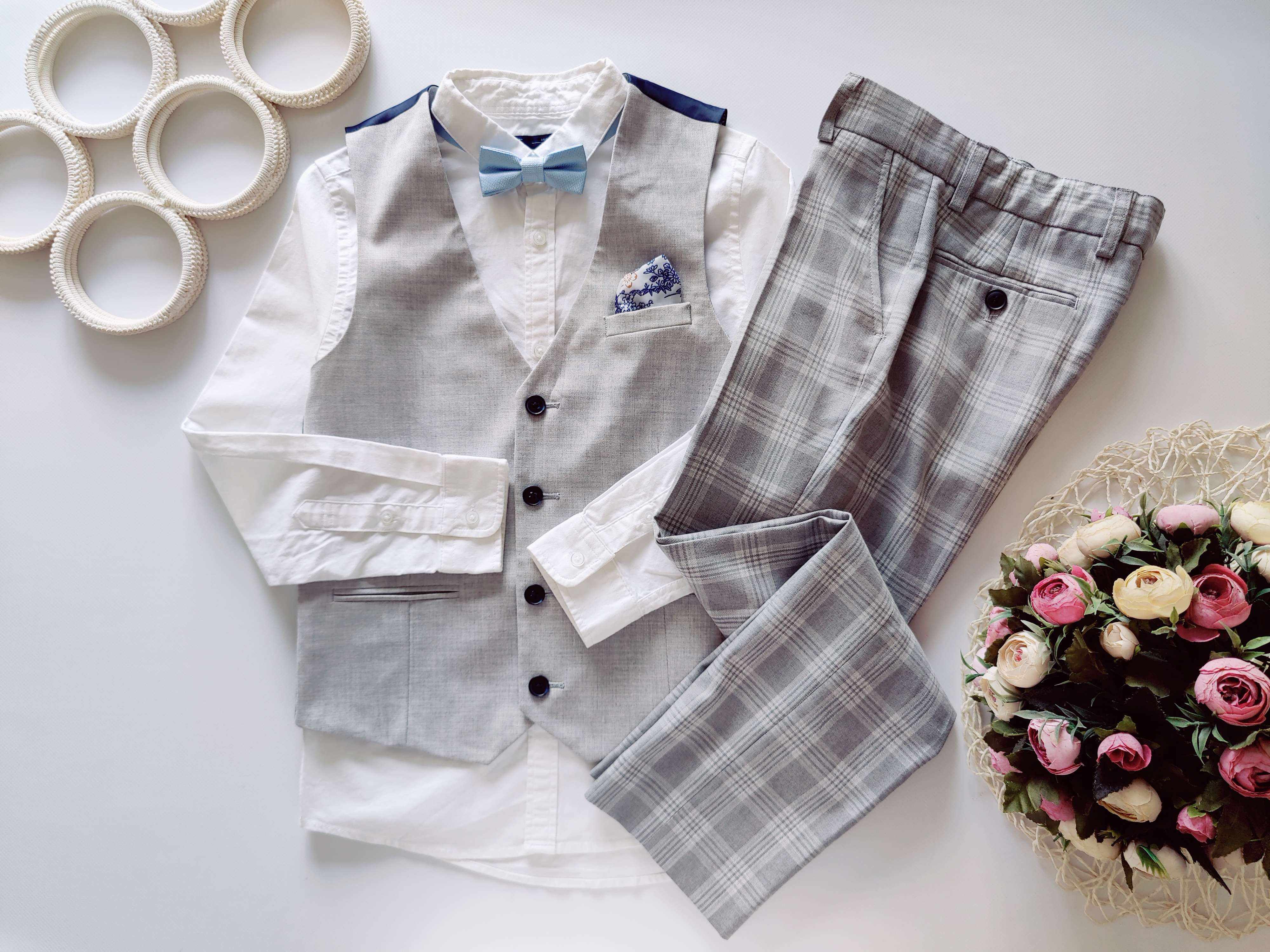 9,10 лет, рост 134,140 Красивый нарядный костюм светлый