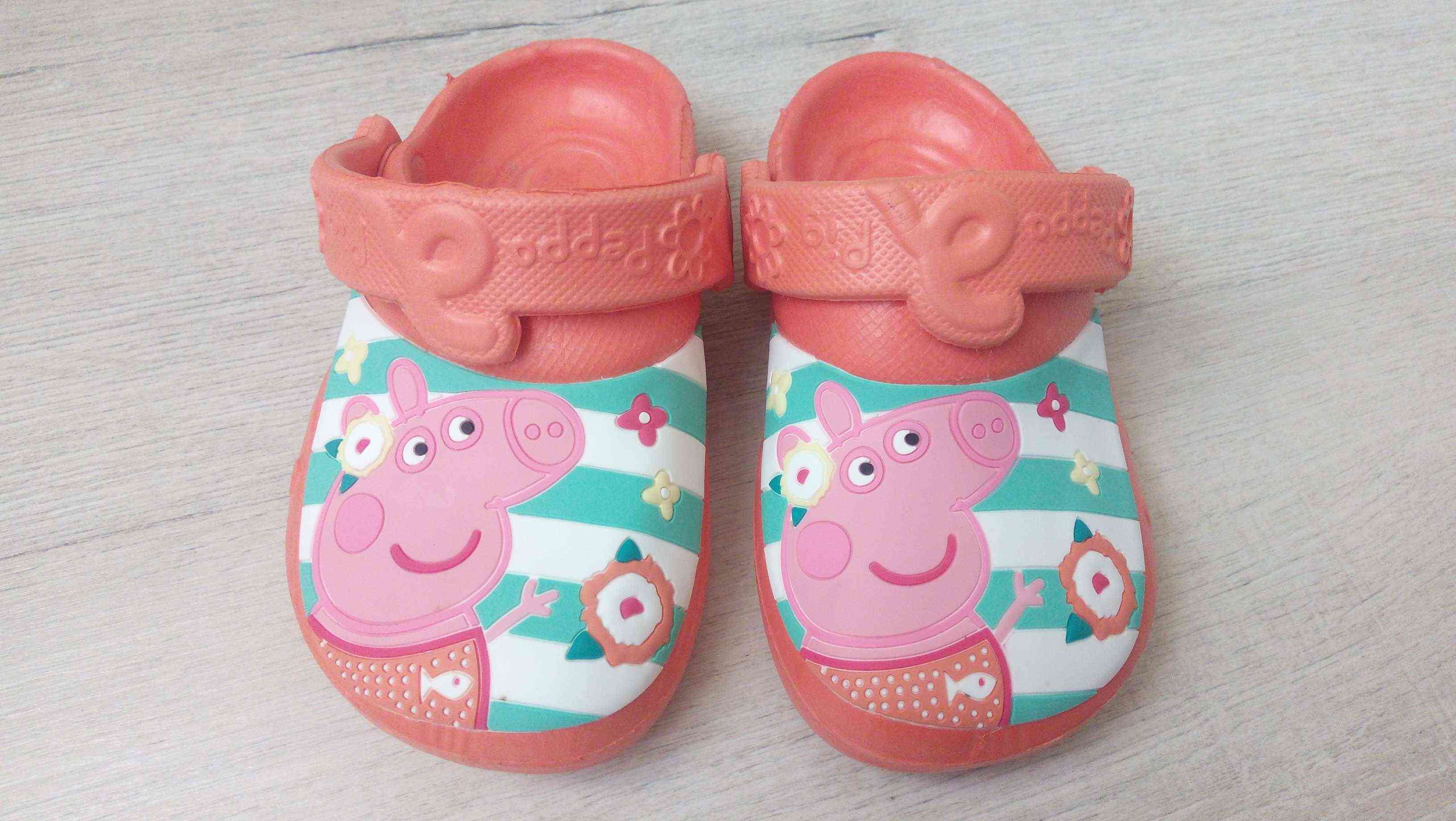 24 (14,5-15 см) НОВІ Пляски Пеппа Сабо для дівчинки