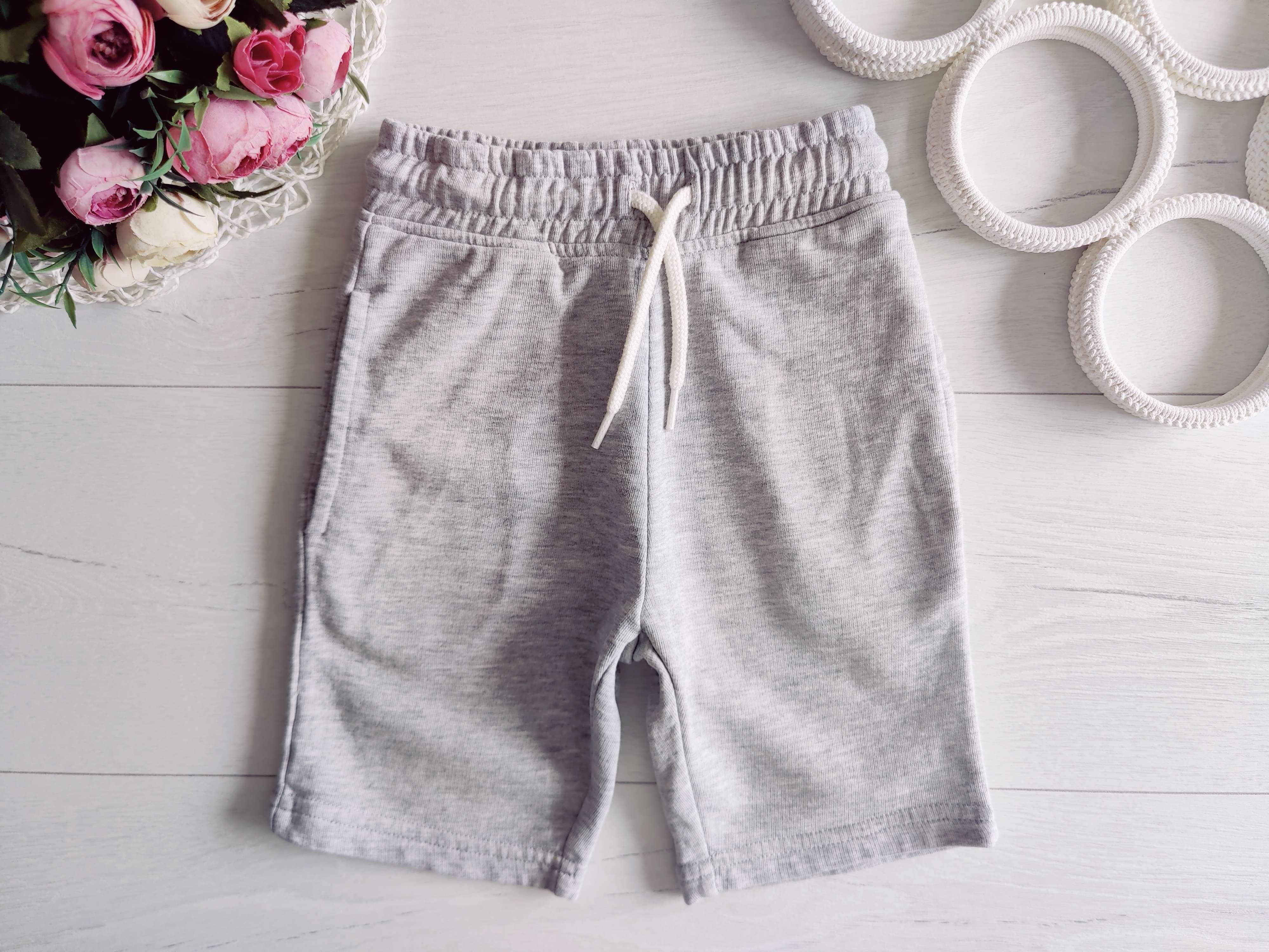 6 років, зріст 116 Сірі шорти