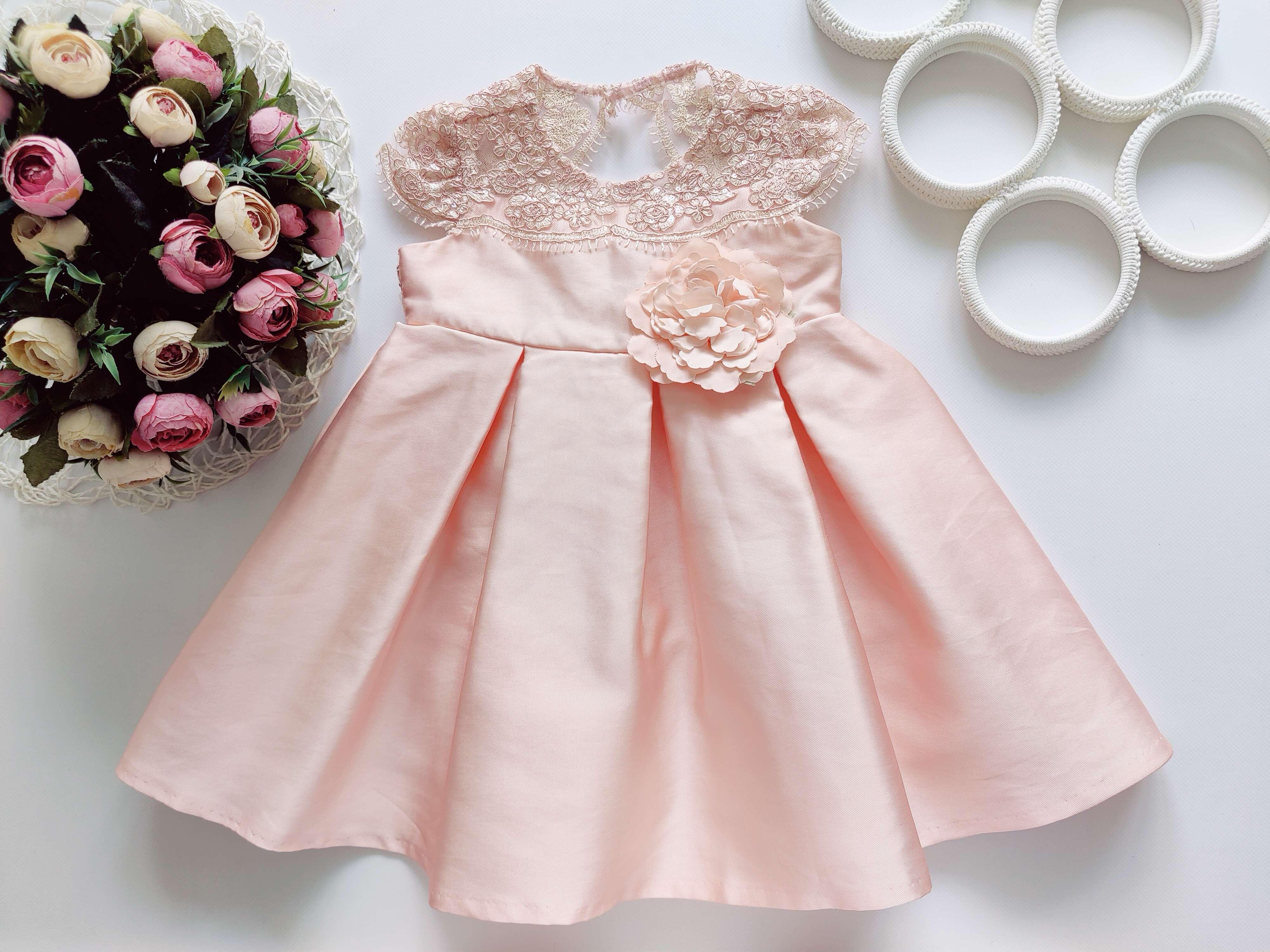 2 года, рост 92 Нарядное детское платье