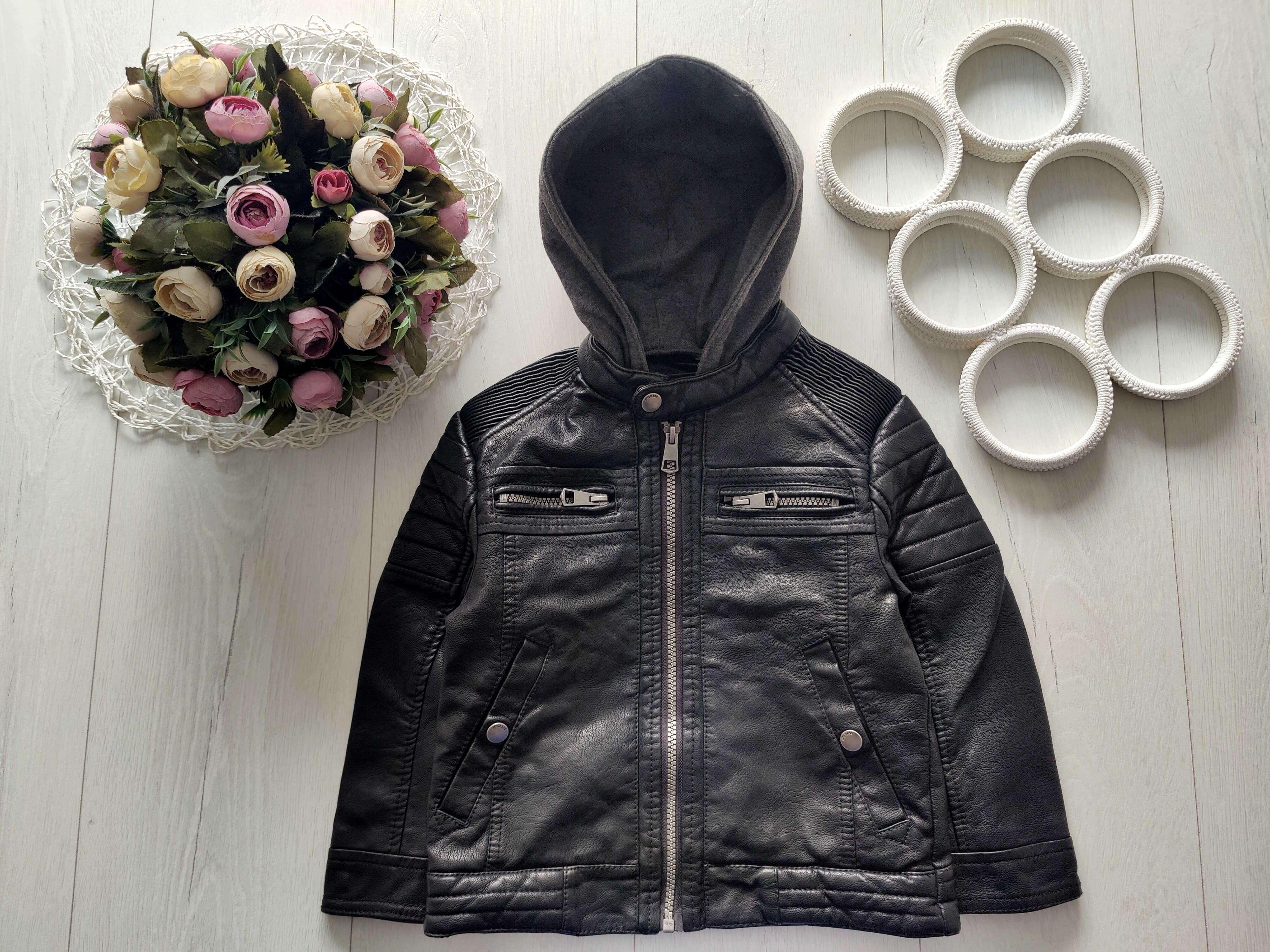 4 года, рост 104 Кожанка с капюшоном