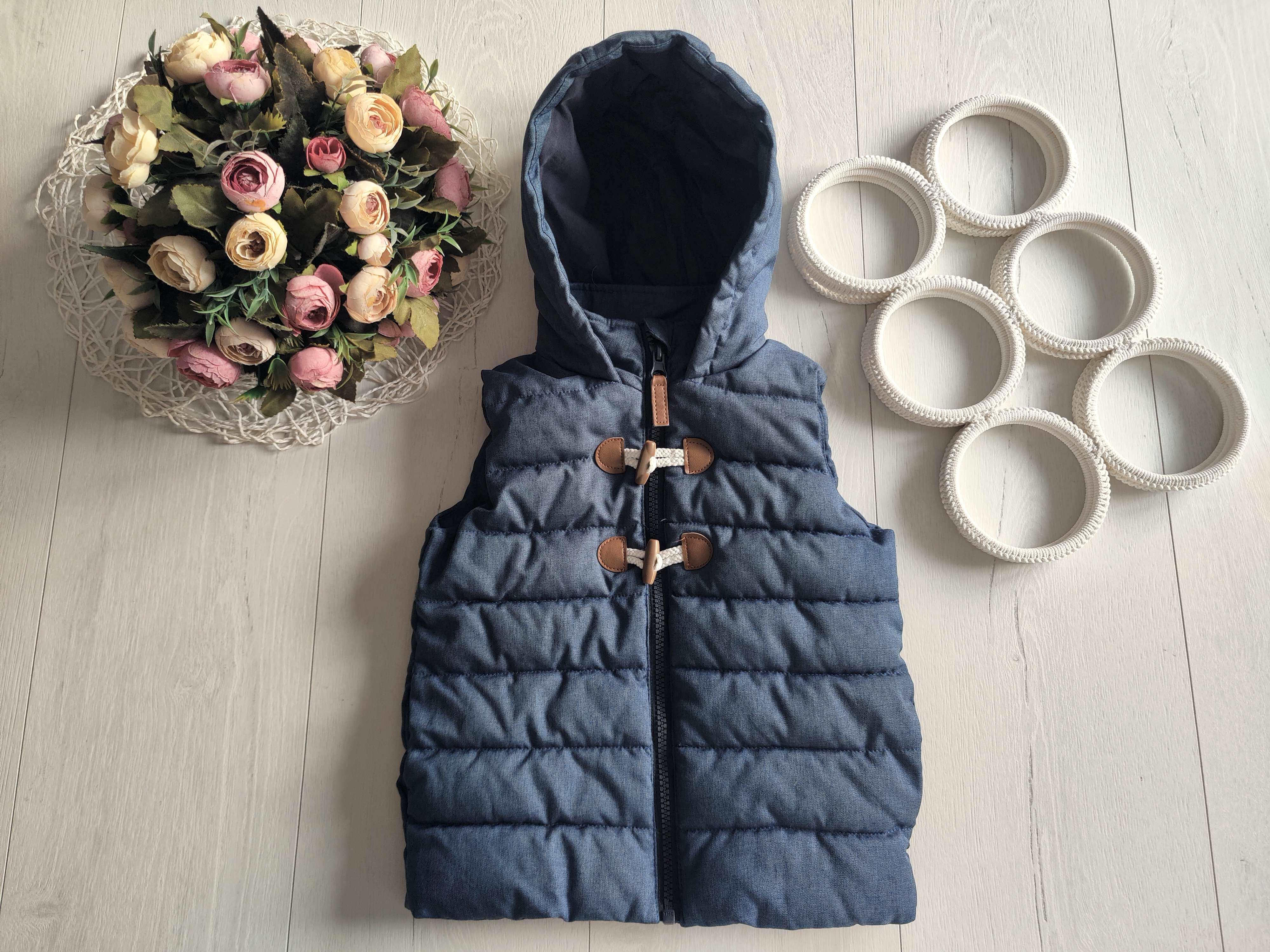 2 года, рост 92 Жилеттка на синтепоне