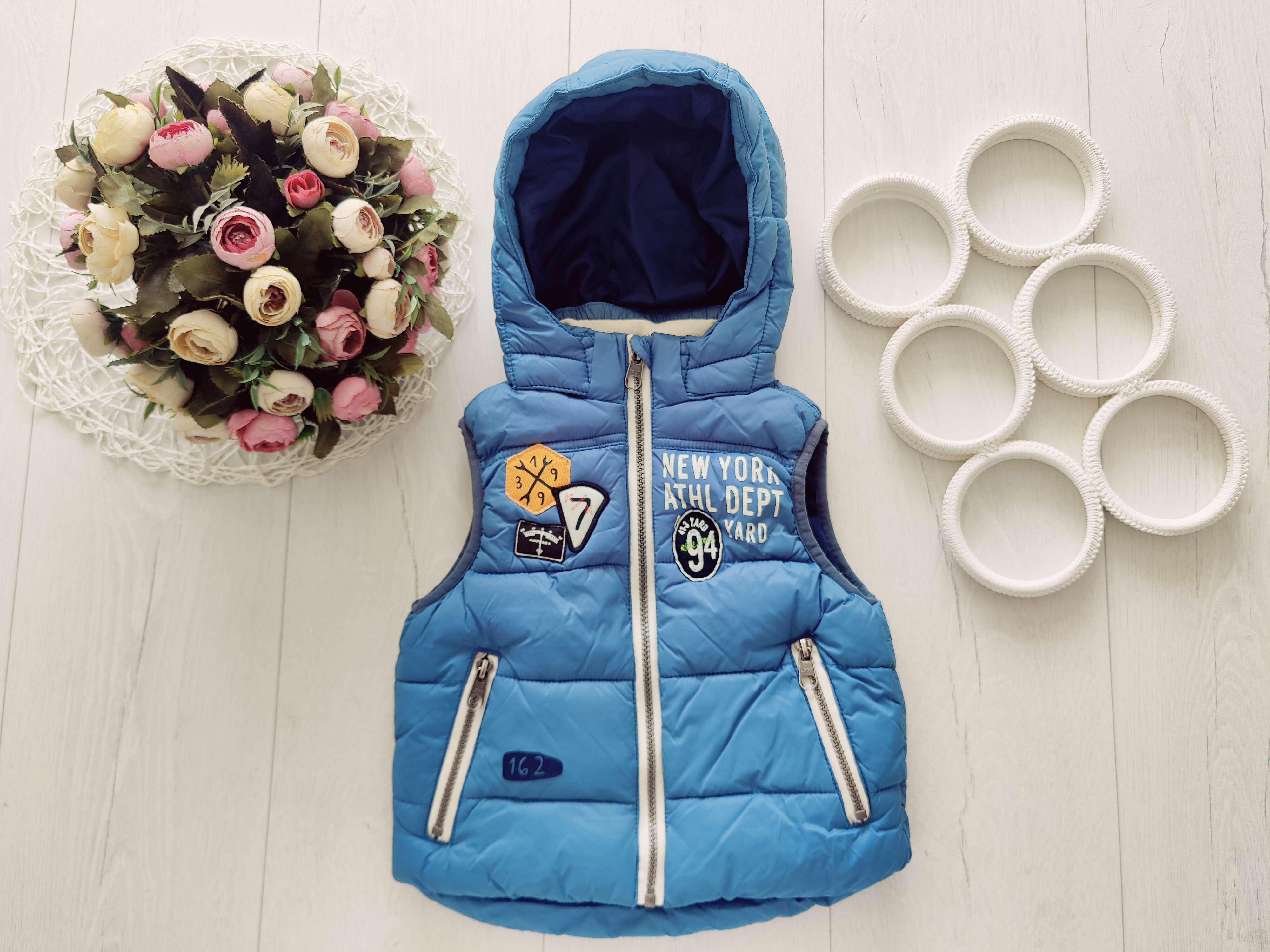 2,3 года, рост 98 Теплая дутая жилетка