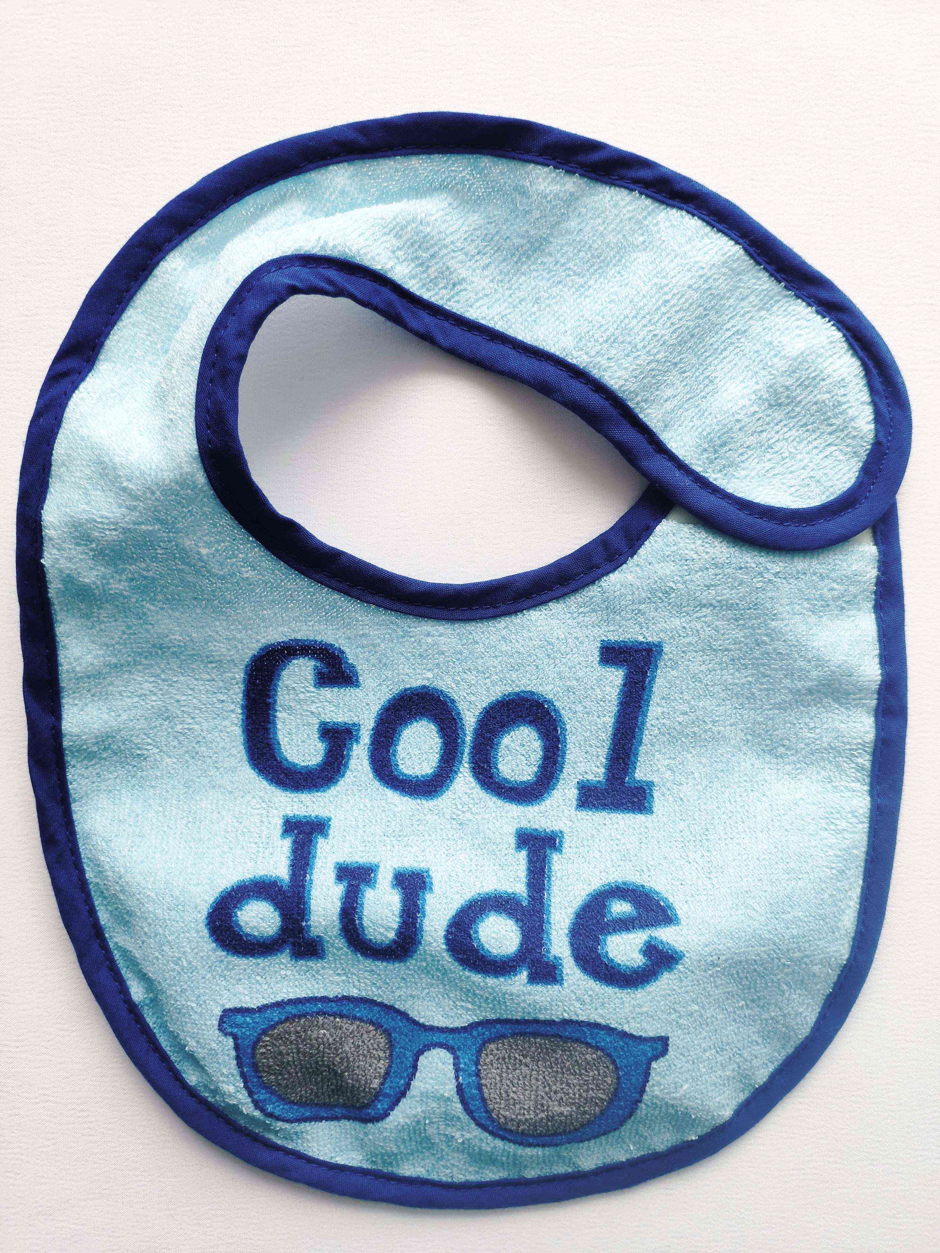 Нагрудник слюнявчик на клеенчатой основе