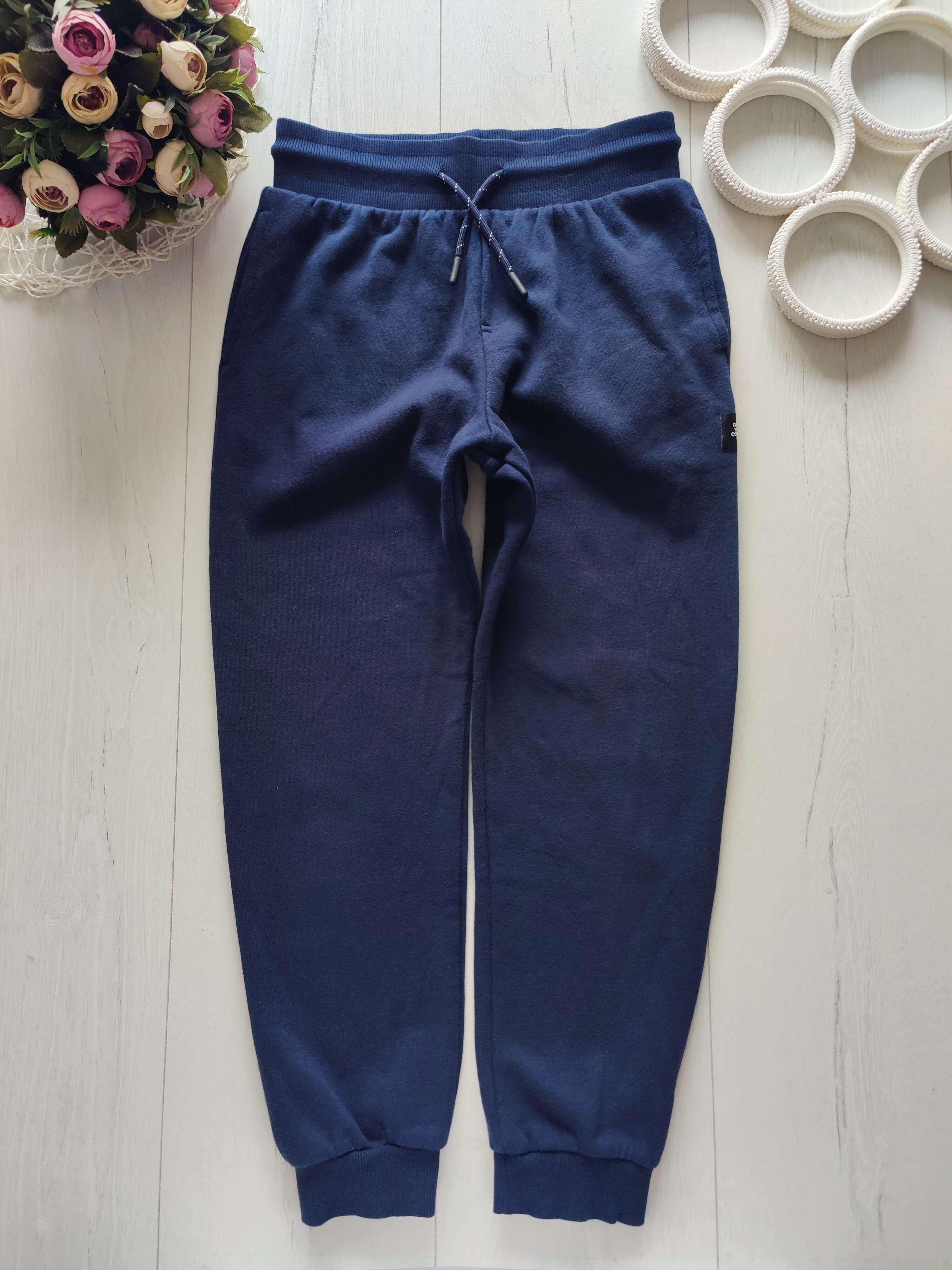 9,10 лет, рост 140 Спортивные штаныутепенные на флисе