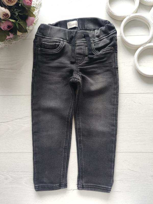 3 года, рост 98 Серые детские джинсы