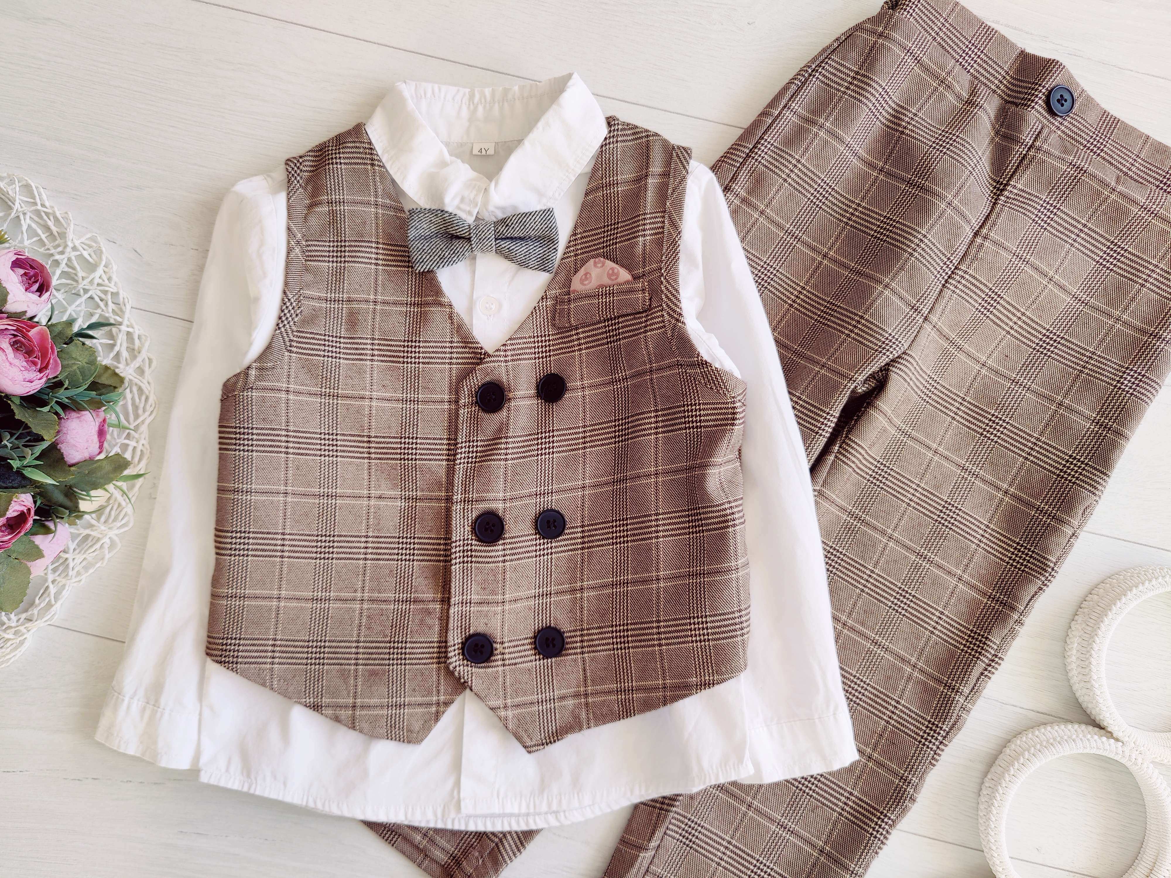 4 роки, зріст 104 Ошатний дитячий костюм із білою сорочкою