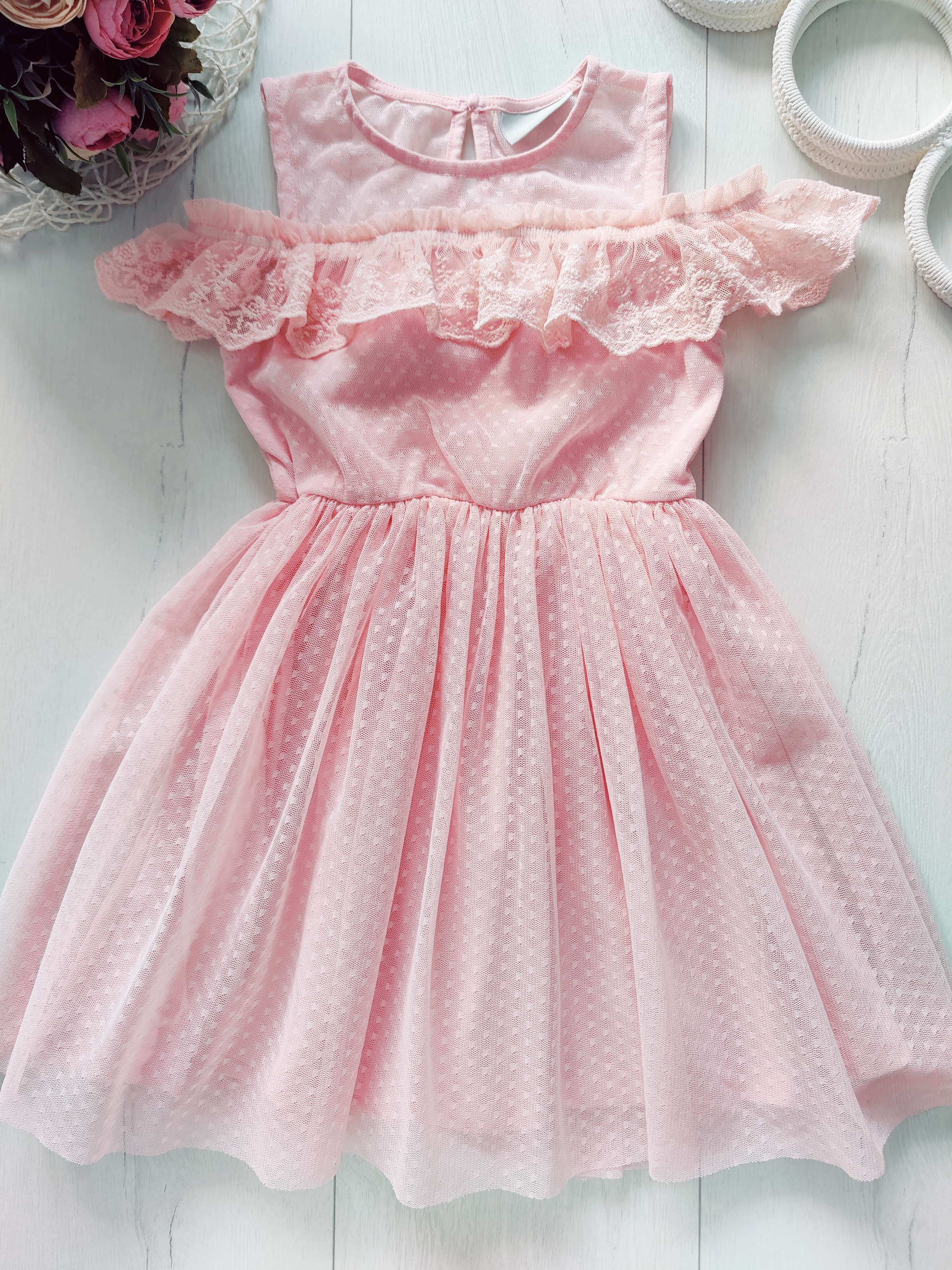 5 лет, рост 110 Касивое нарядное летнее нежно розовое детское платье