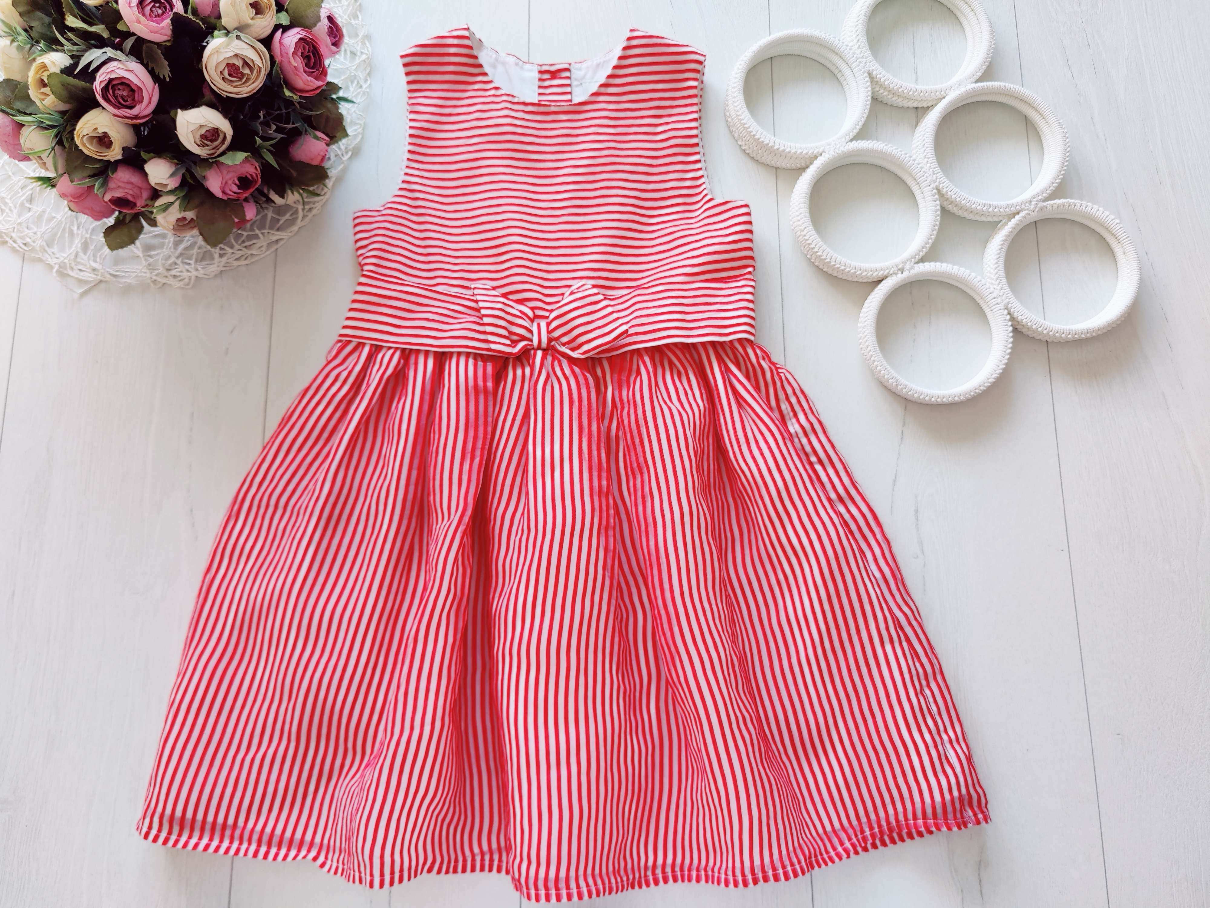 5,6 лет, рост 116 Нарядное детское платье красное в полоску