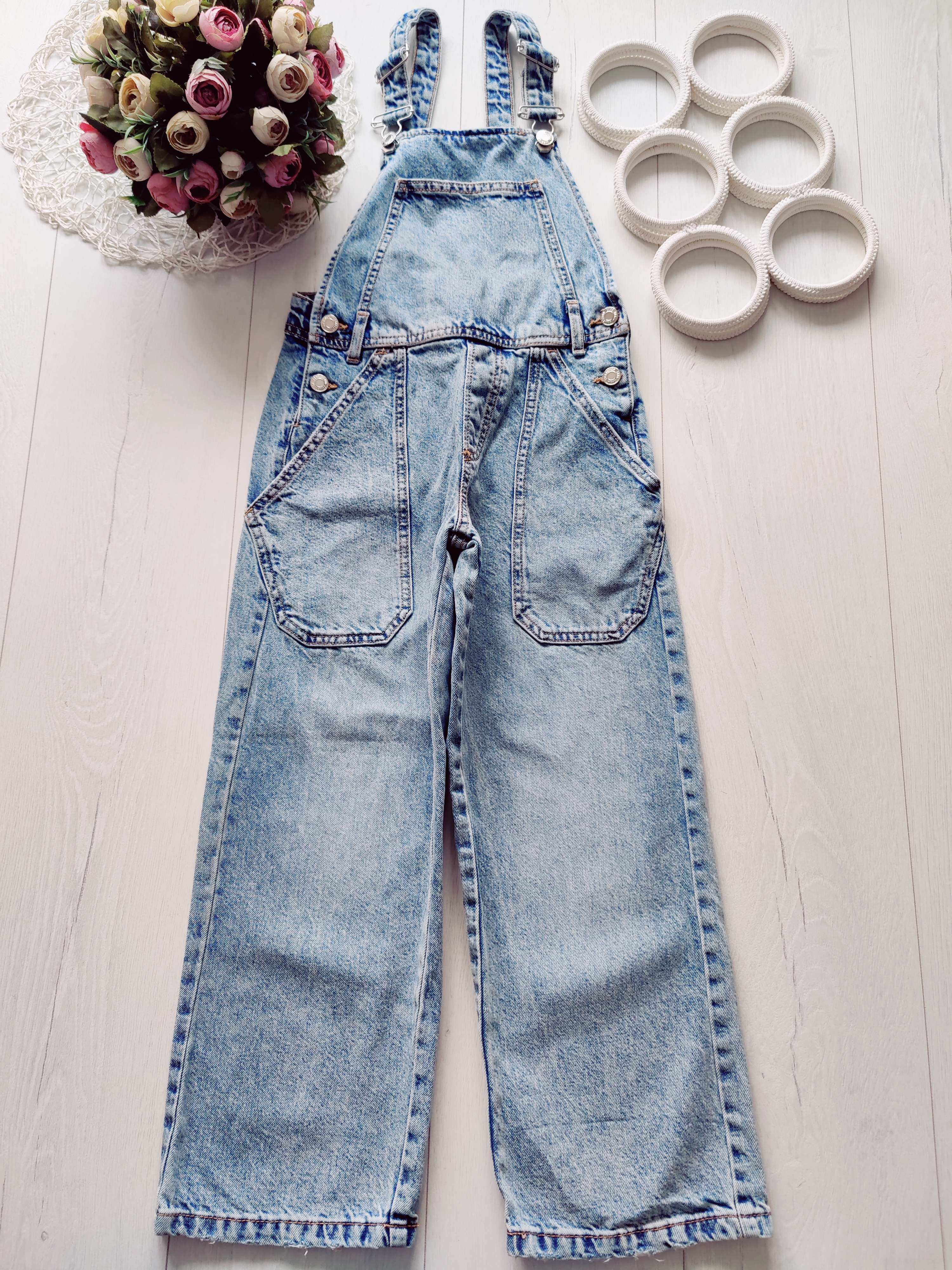 9 лет, рост 134 Джинсовый комбинезон