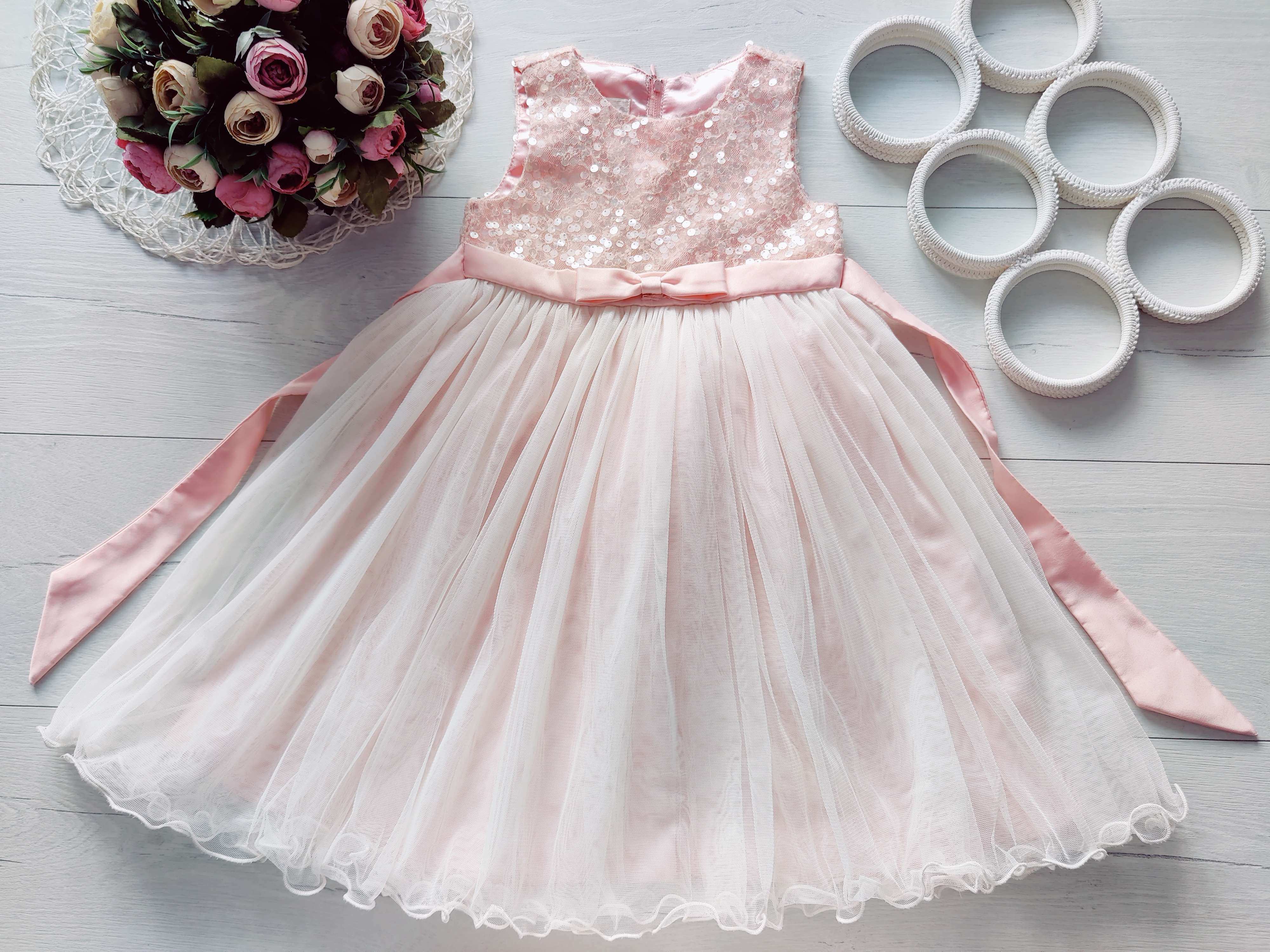 4 роки, зріст 104 Ошатне дитяче плаття