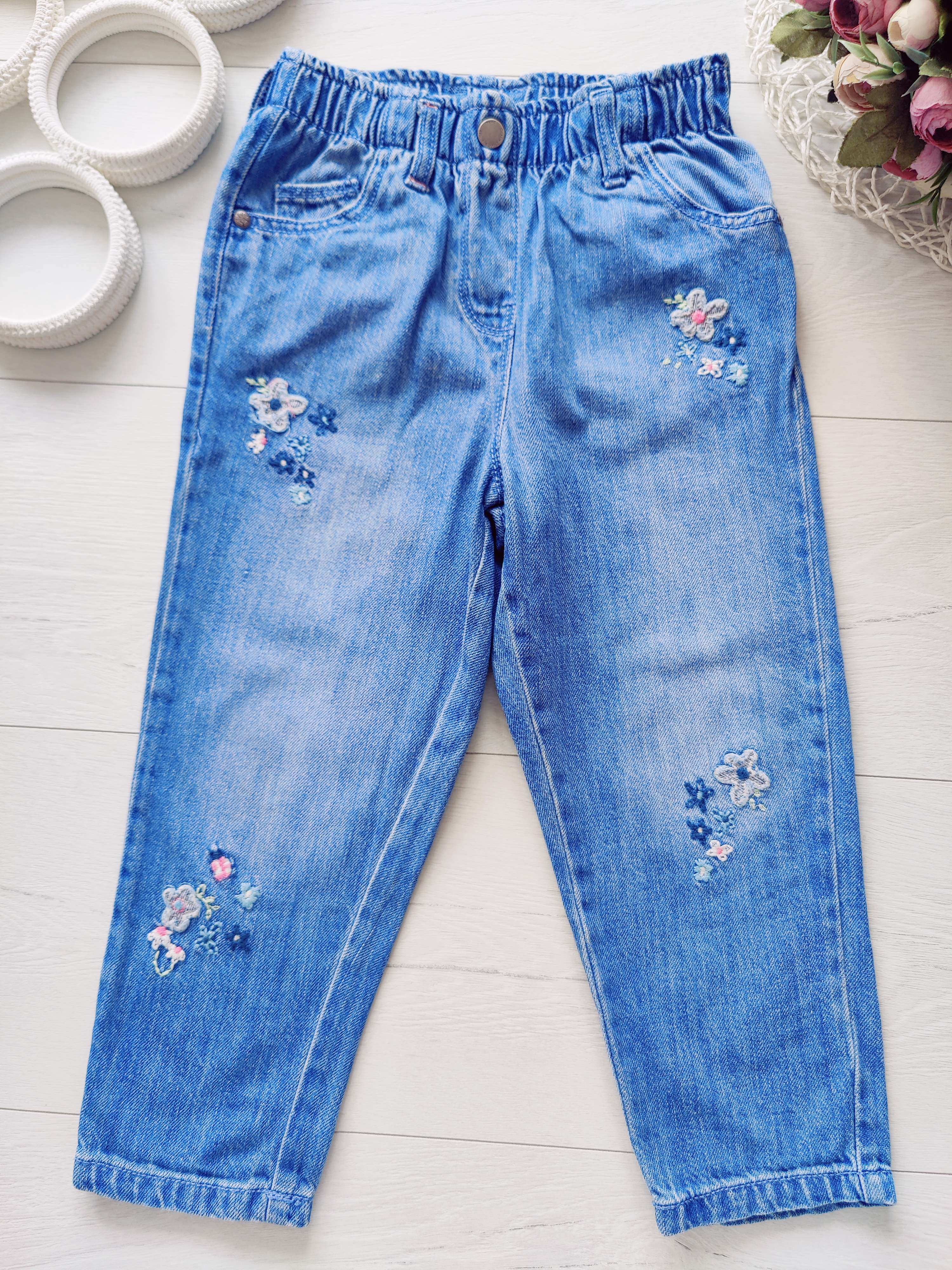 4,5 років, зріст 110 Вільні блакитні джинси на гумці для дівчинки