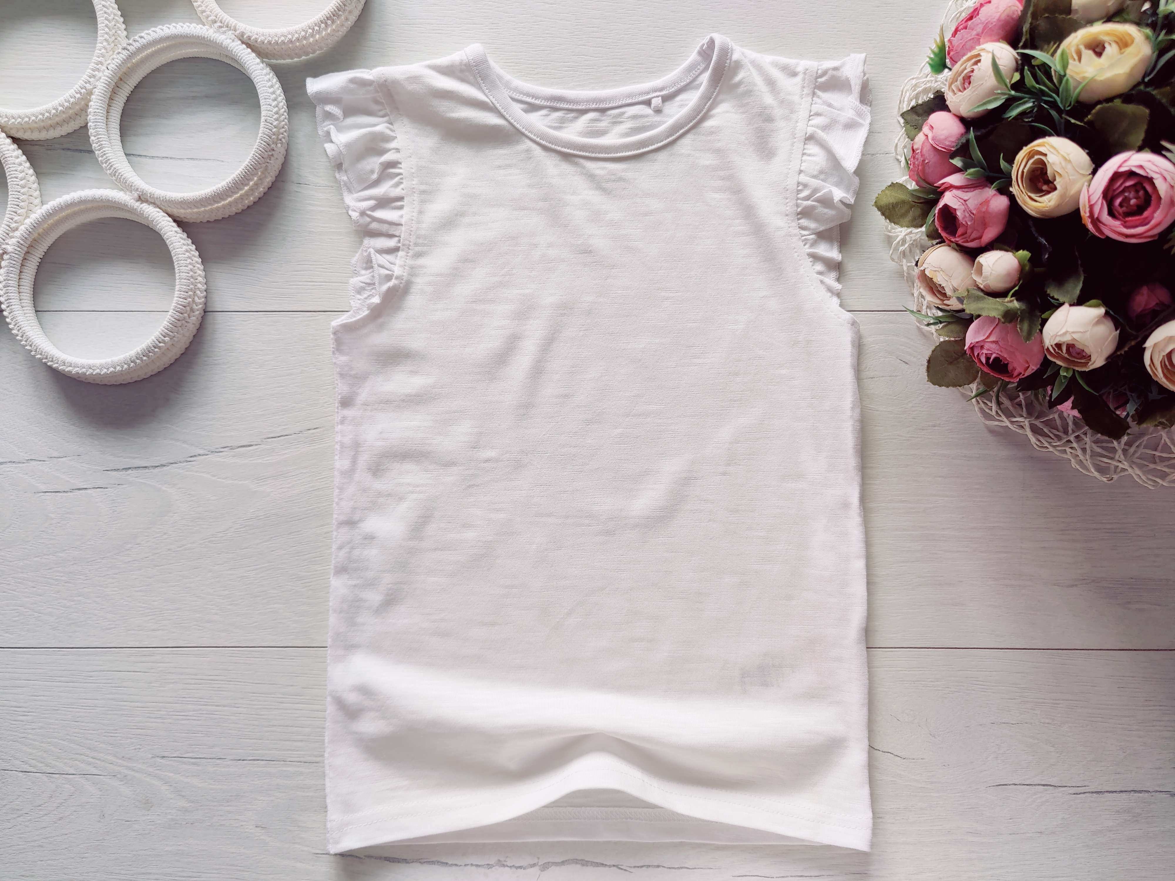 5,6 років, зріст 110,116 Нова біла святкова майка