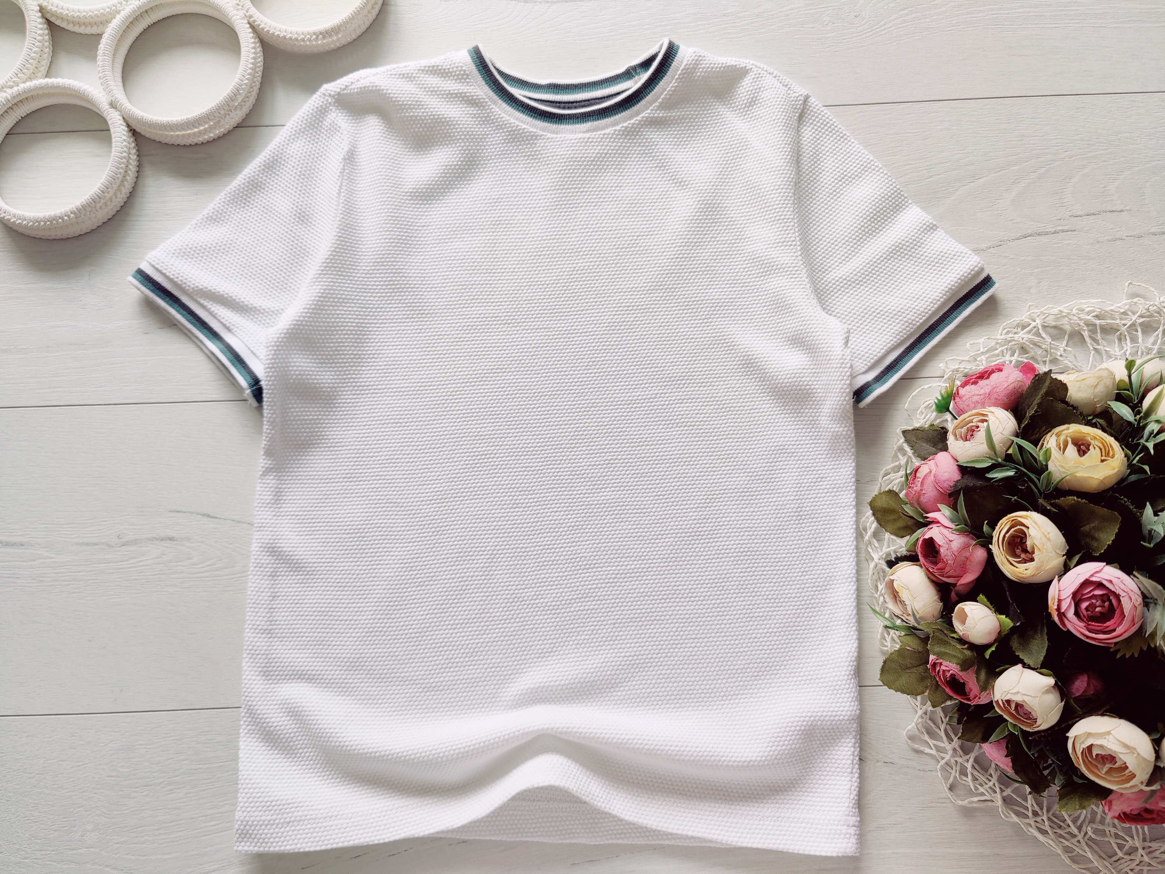 7,8 лет, рост 128 Белая детская футболка мальчику