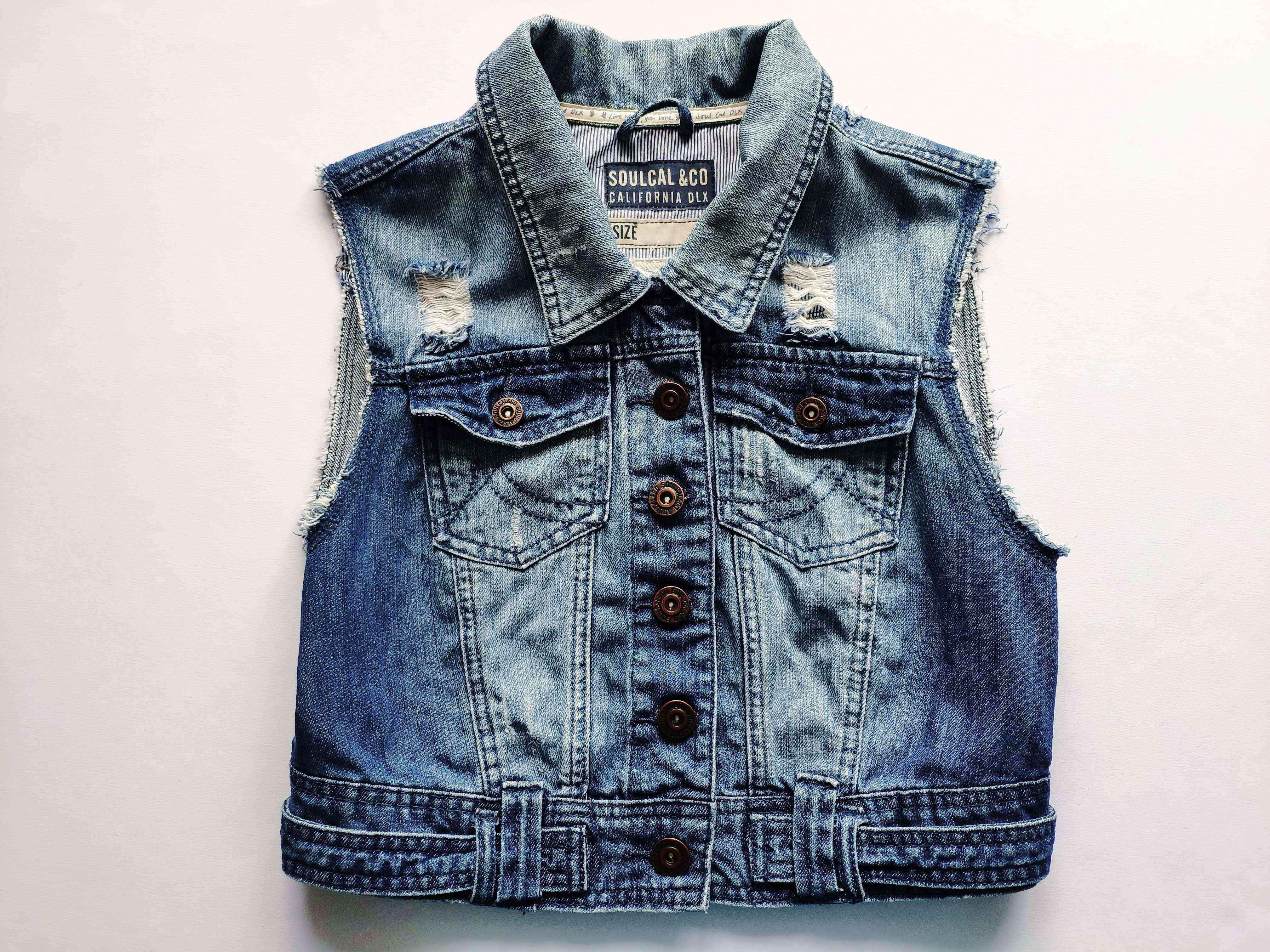 48р. (14р.) Жіноча рвана джинсівка