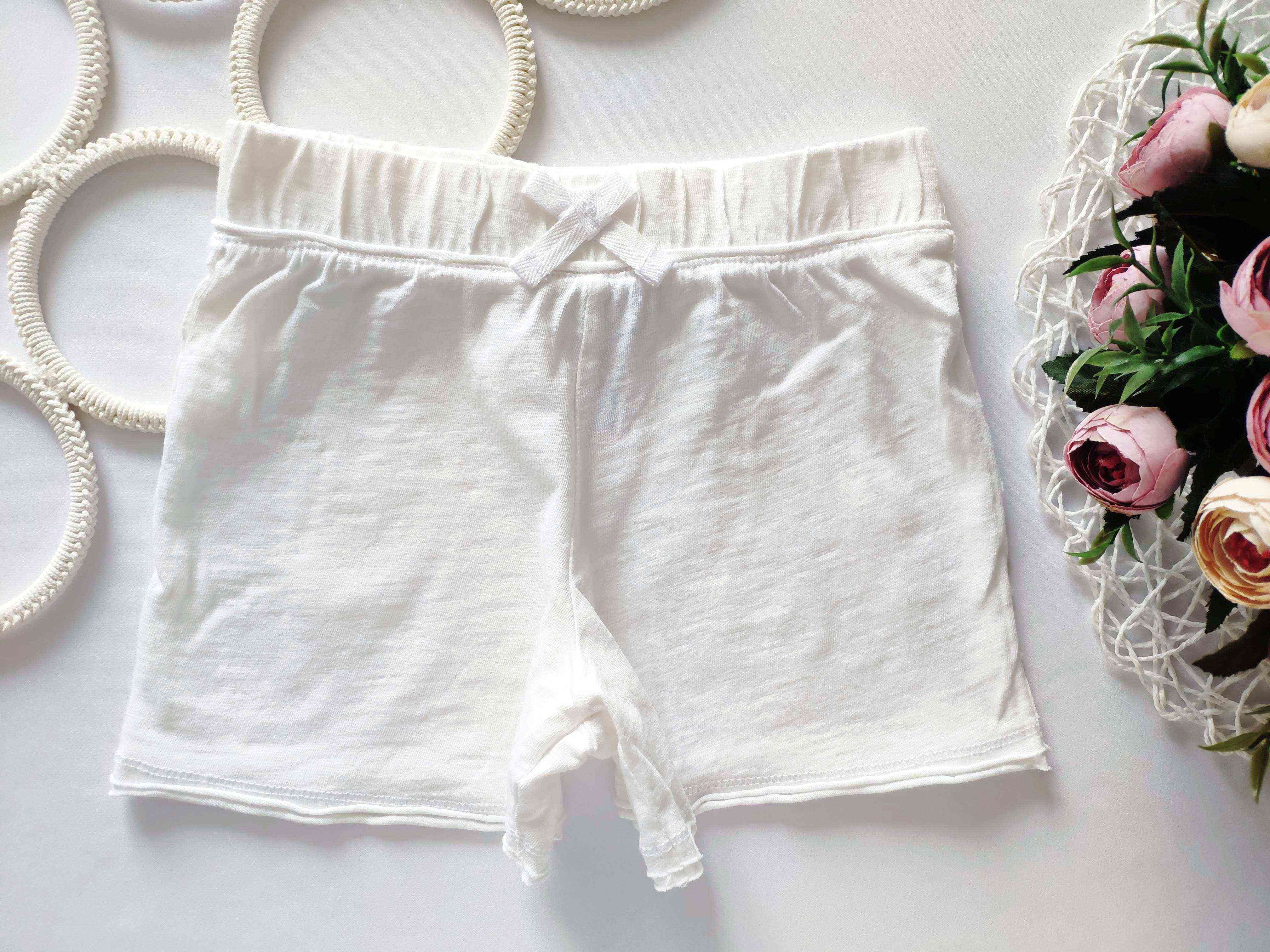 4,5 років, зріст 110 Білі дитячі шортики