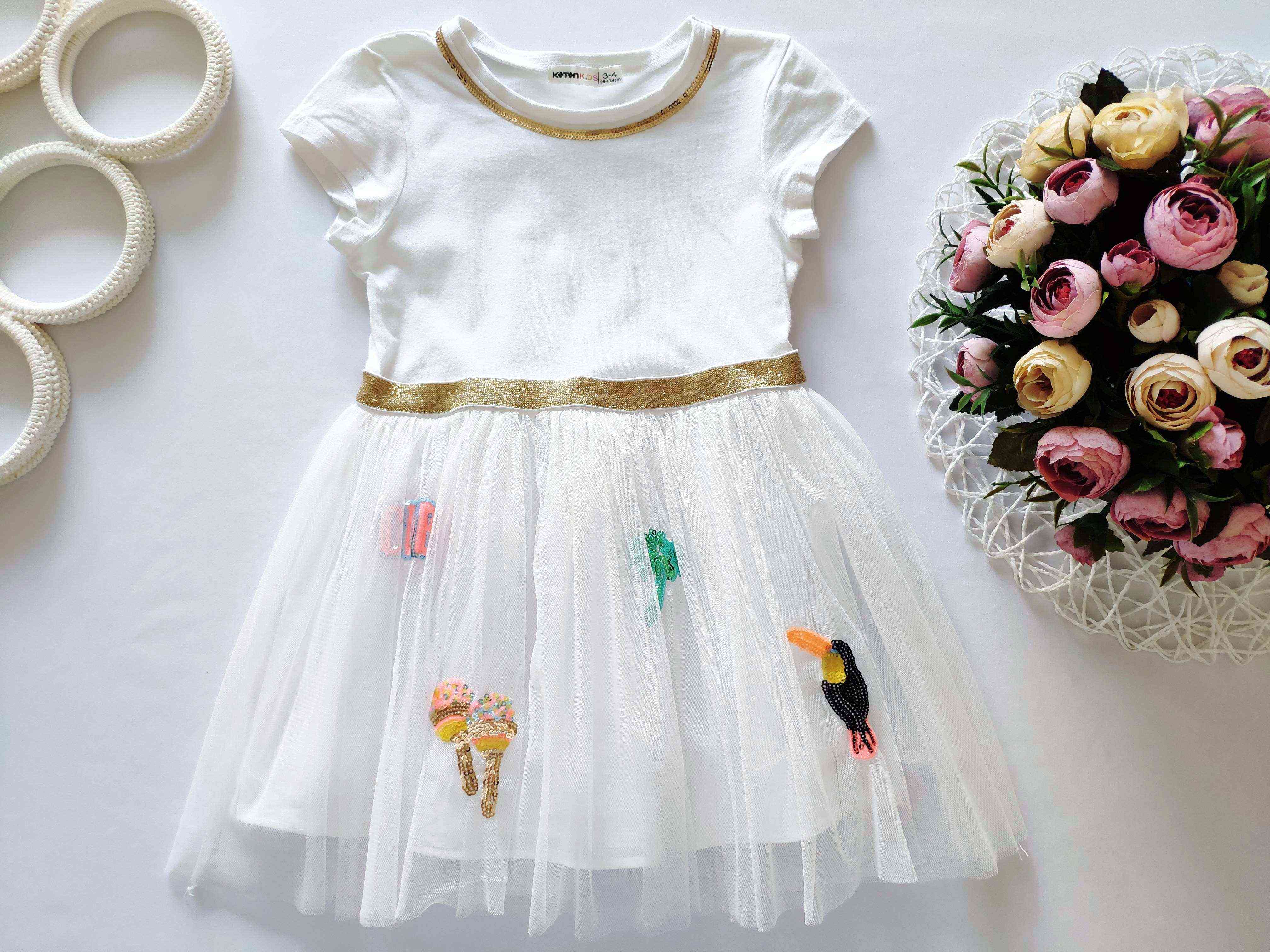 3-4 роки, зріст 98-104 Ошатне плаття для дівчинки