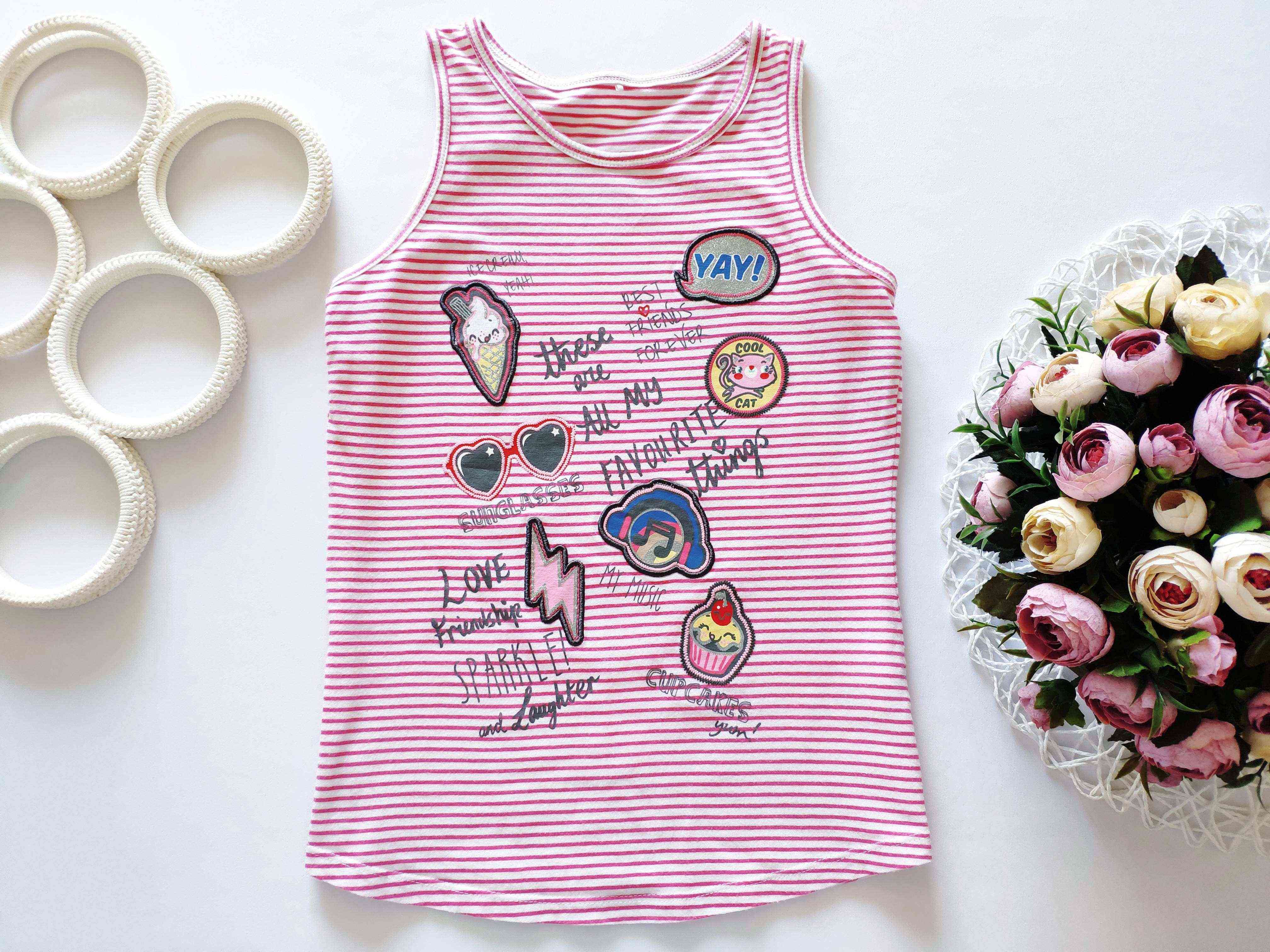 9,10 років, рот 135-140 Майка з нашивками, написами та блискітками