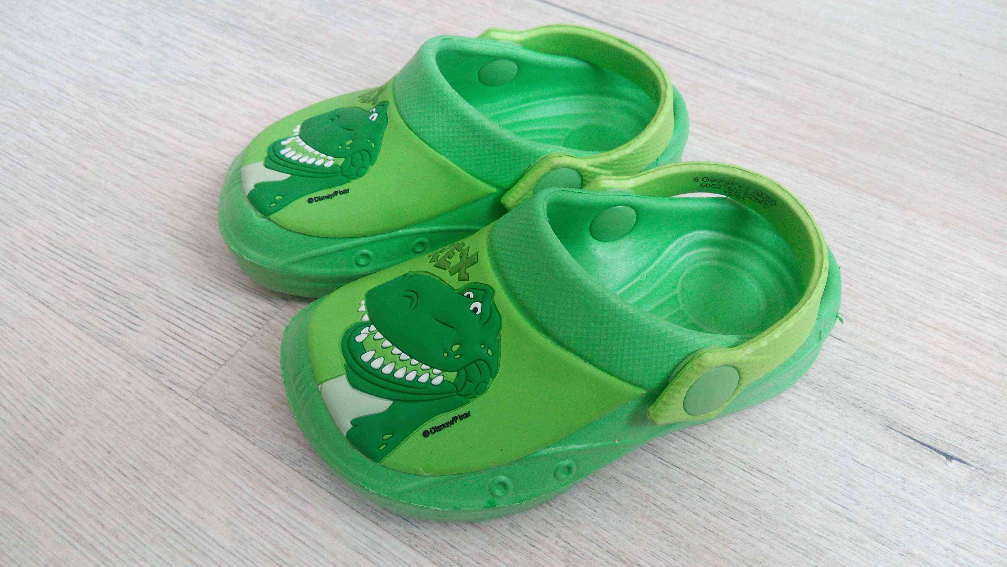 23 (14-14,5 см) Як нові! Шльопанці для хлопчика