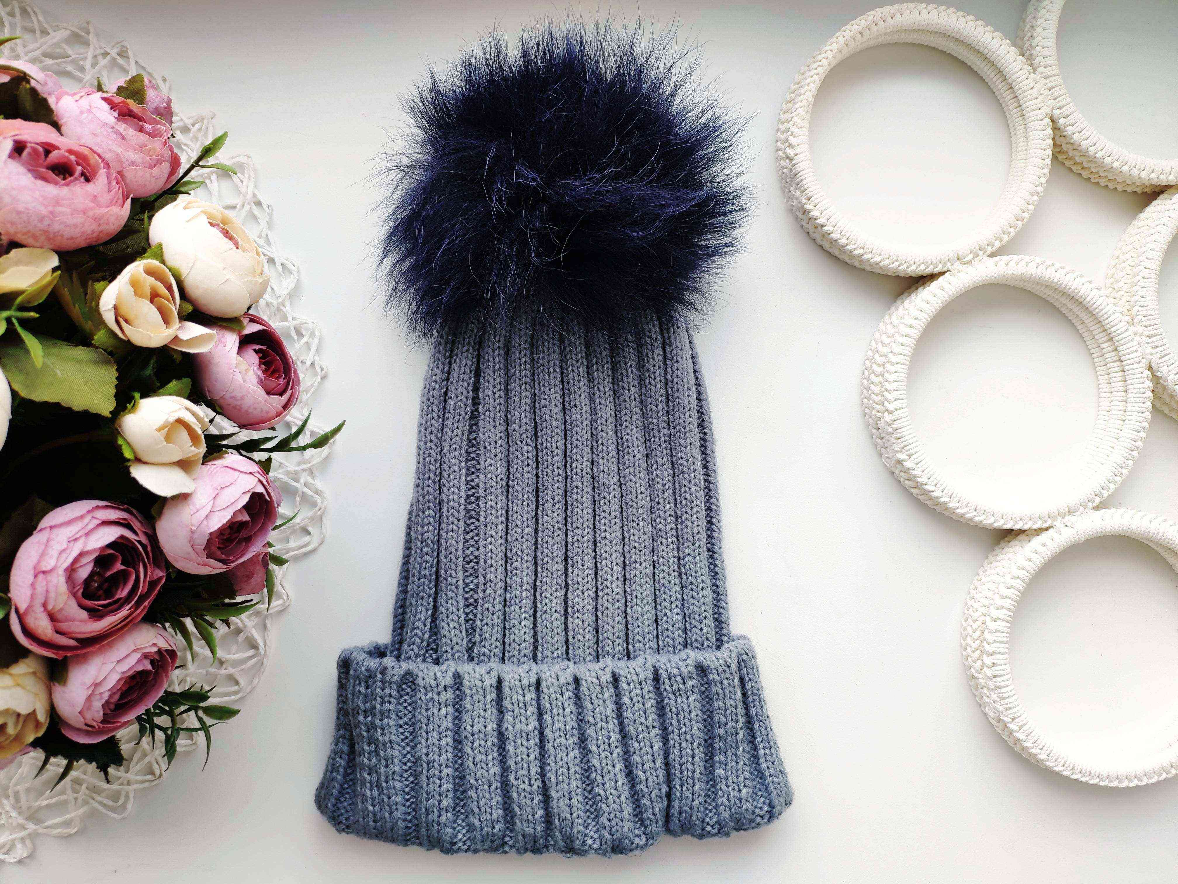 Зимова шапка для дівчинки