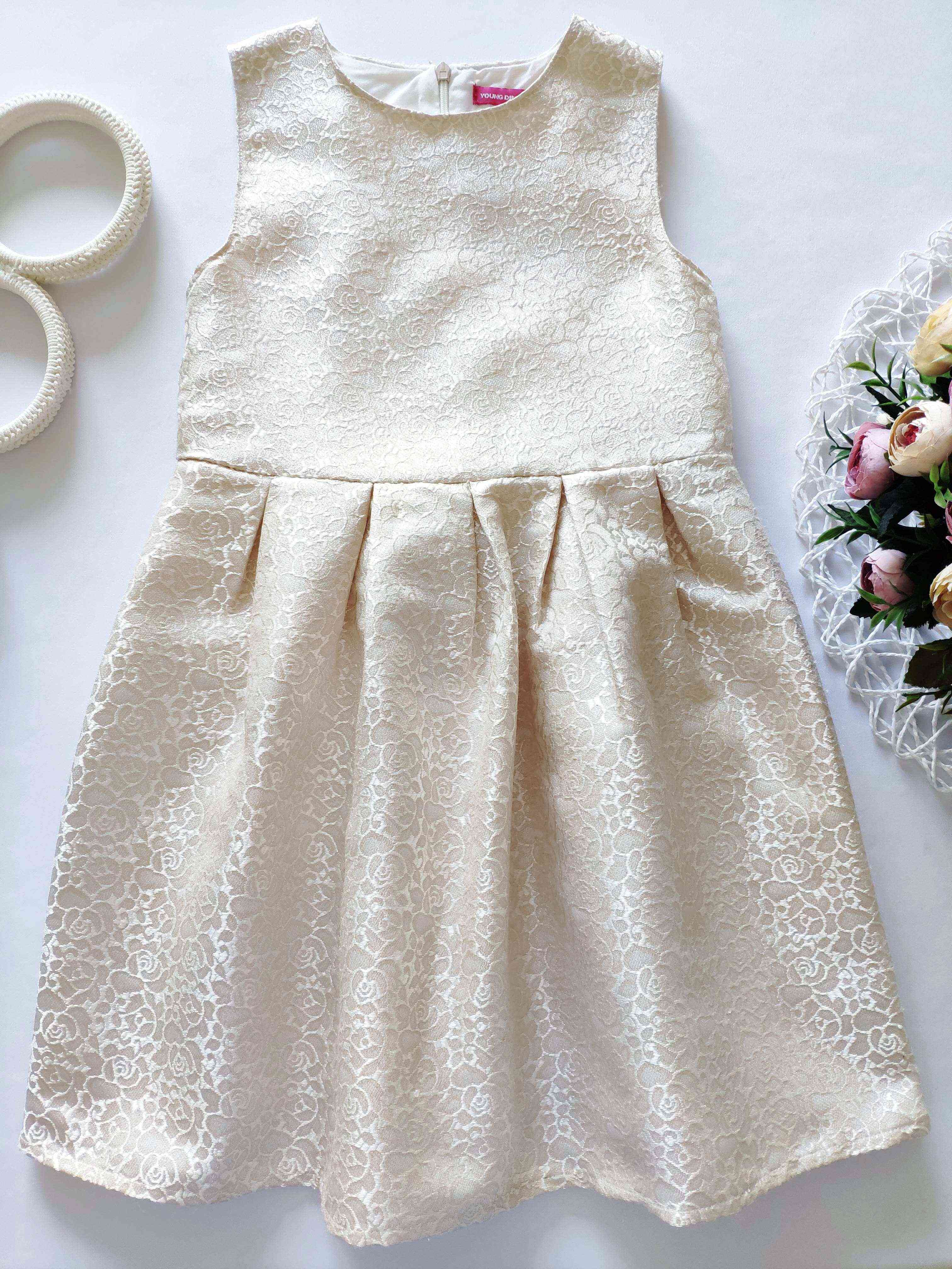 5,6 років, зріст 116 Золота сукня для дівчинки