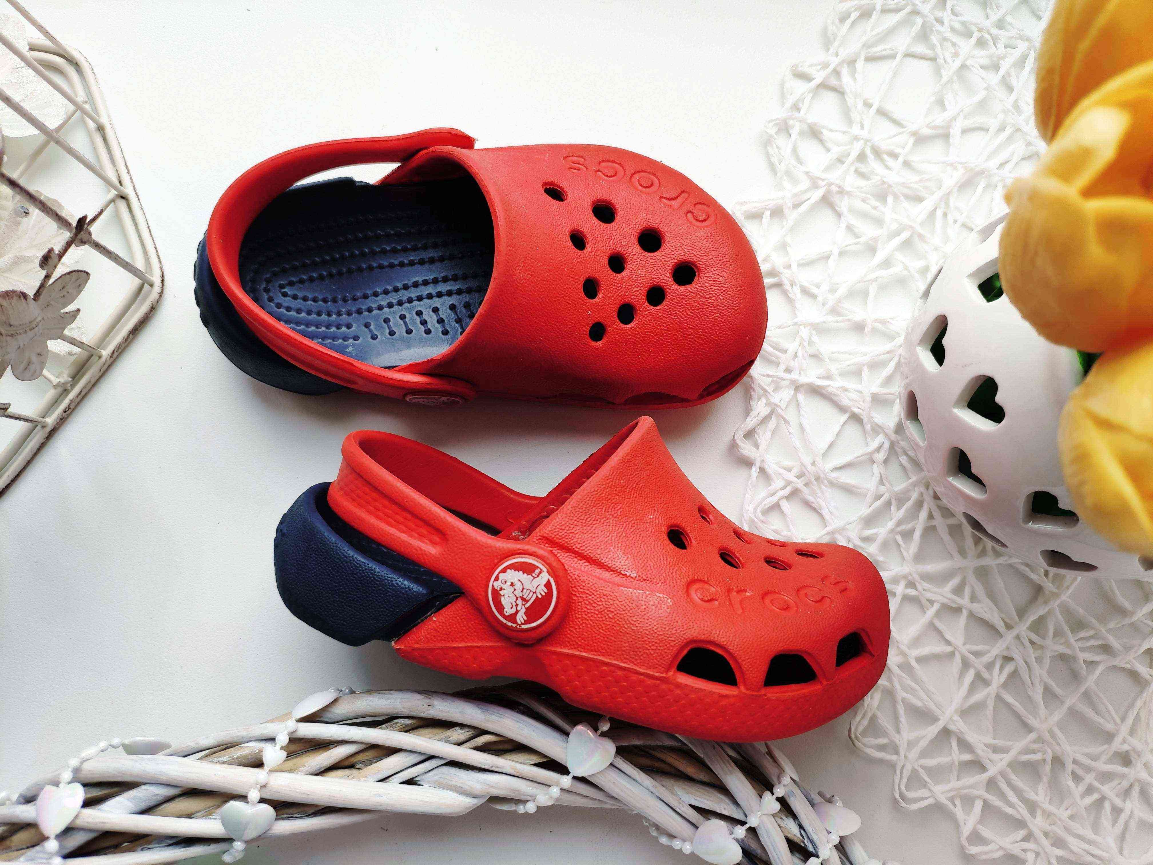 22 (13,5 см) Красные кроксы