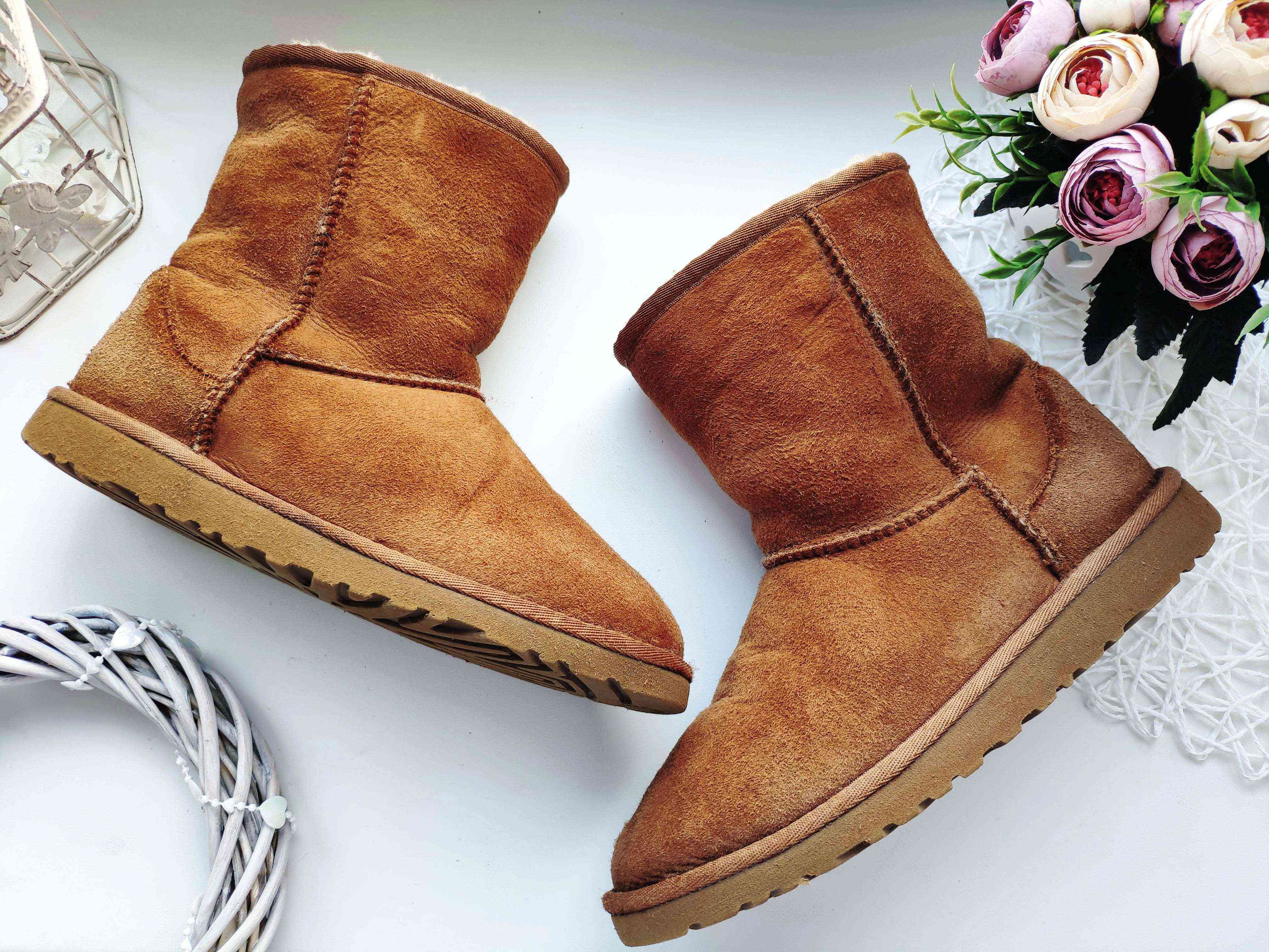 35 (23,5 см) Натуральні уггі