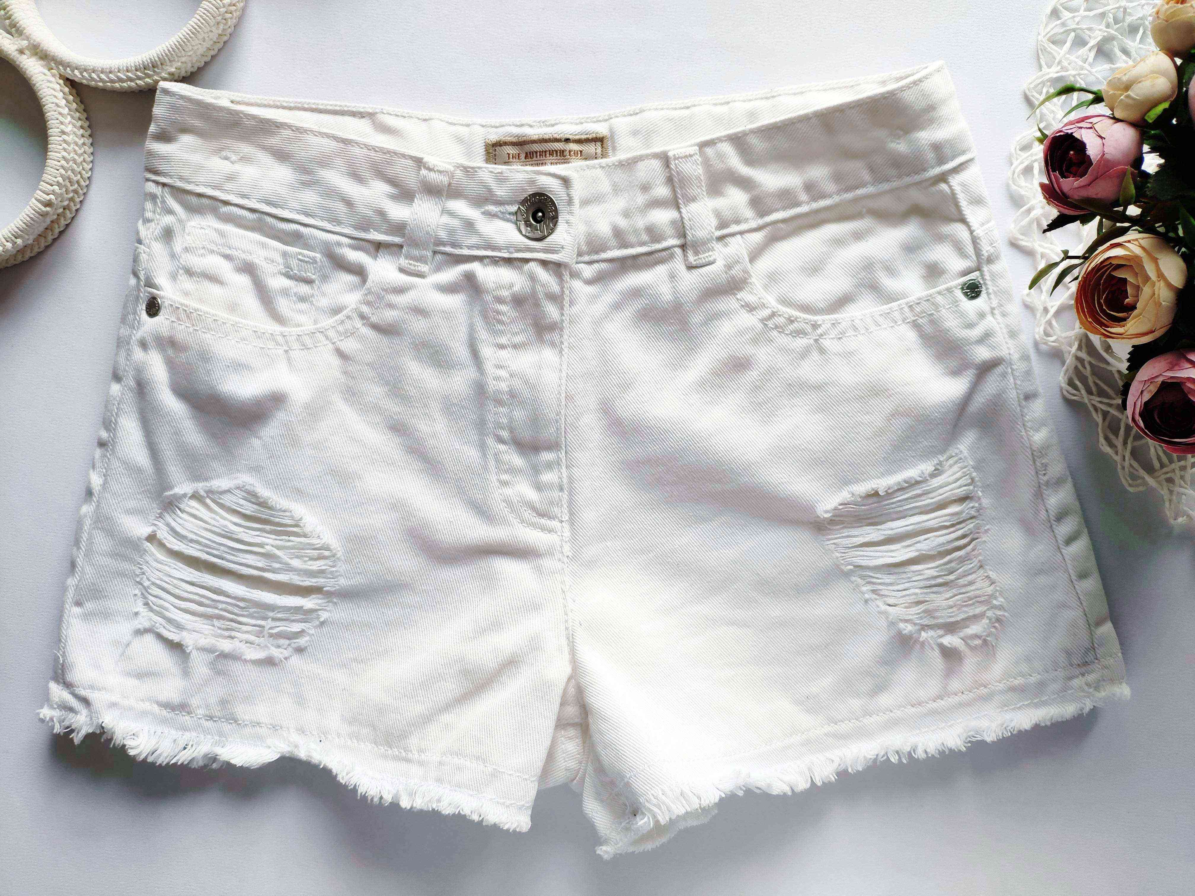 11 років, зріст 146 Білі джинсові шорти