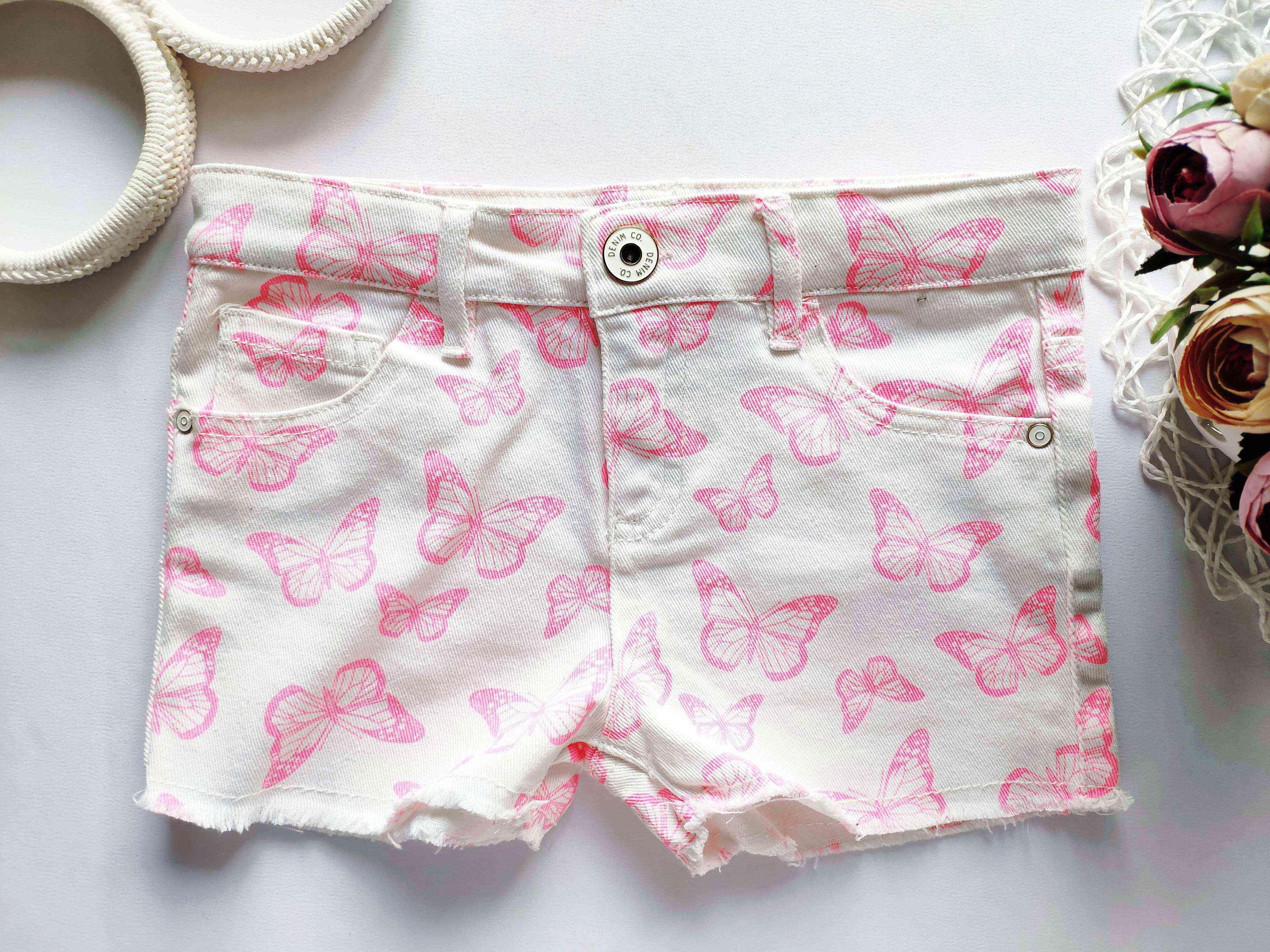 5,6 років, зріст 116 Джинсові шорти в метеликах