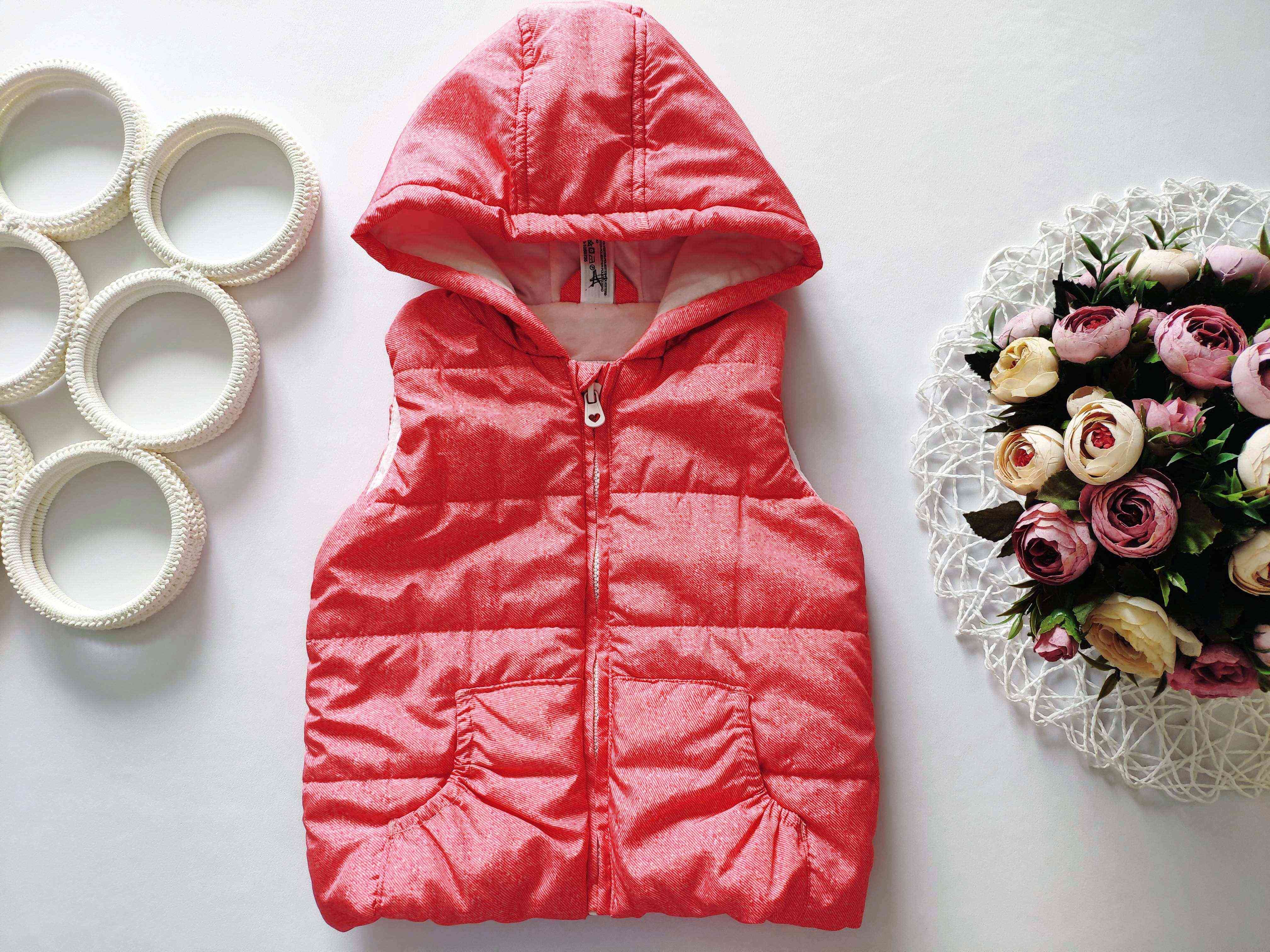 12,18 мес, рост 86 Детская жилетка