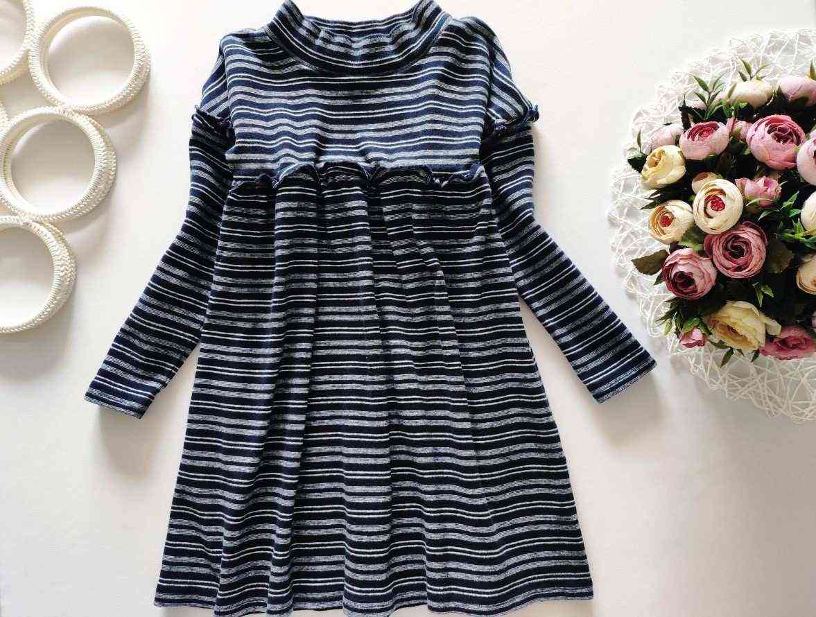 4,5 років, зріст 110 Тепле плаття