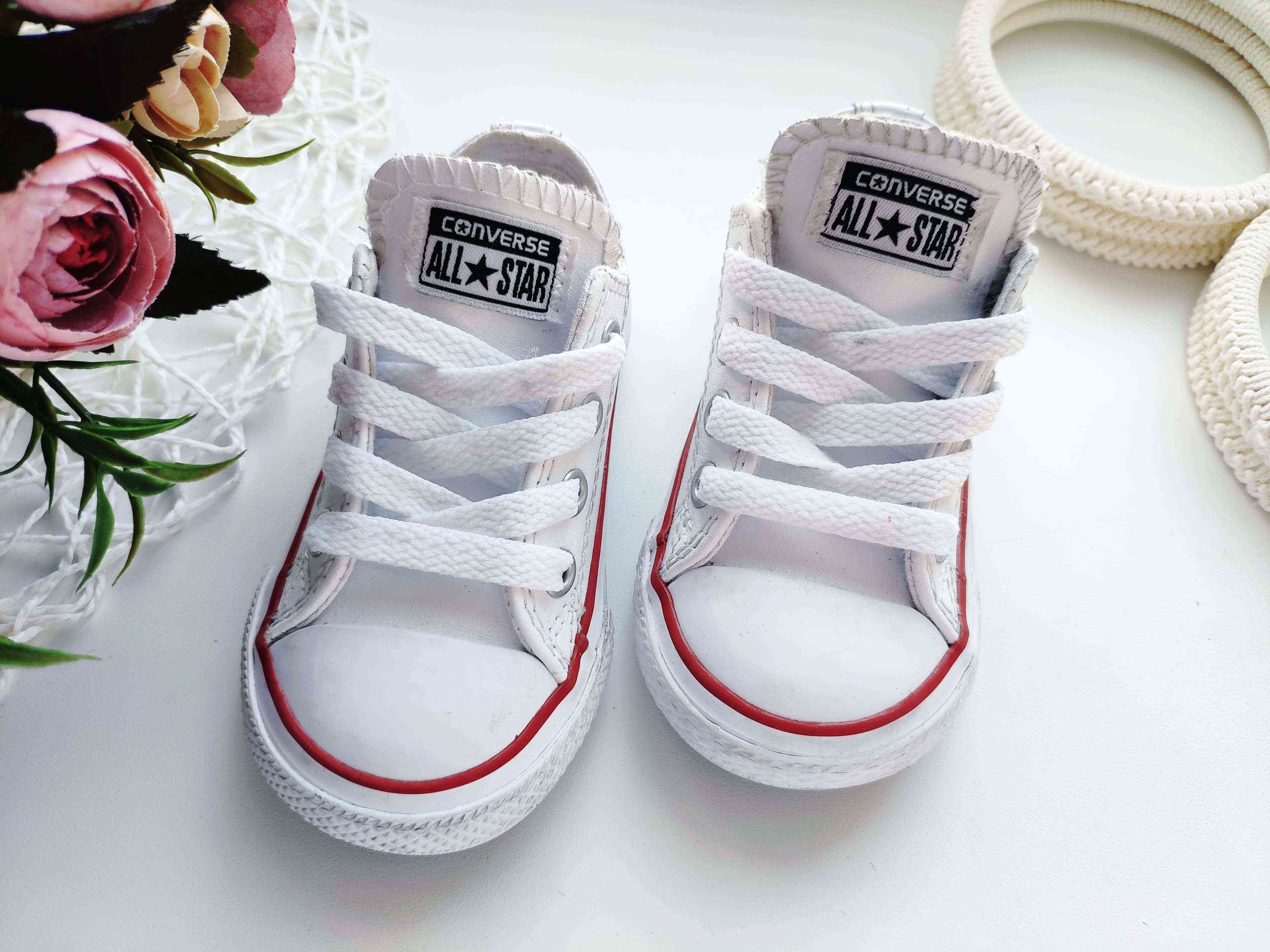 21 (13,3 см) Білі шкіряні кеди