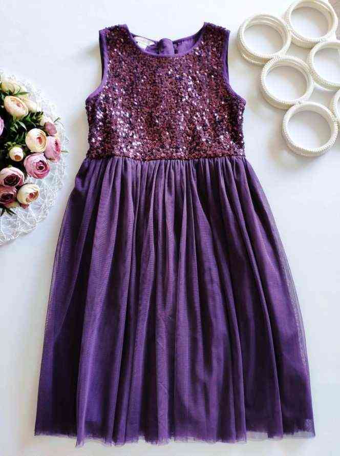 9 років, зріст 134 Ошатне плаття в паєтках