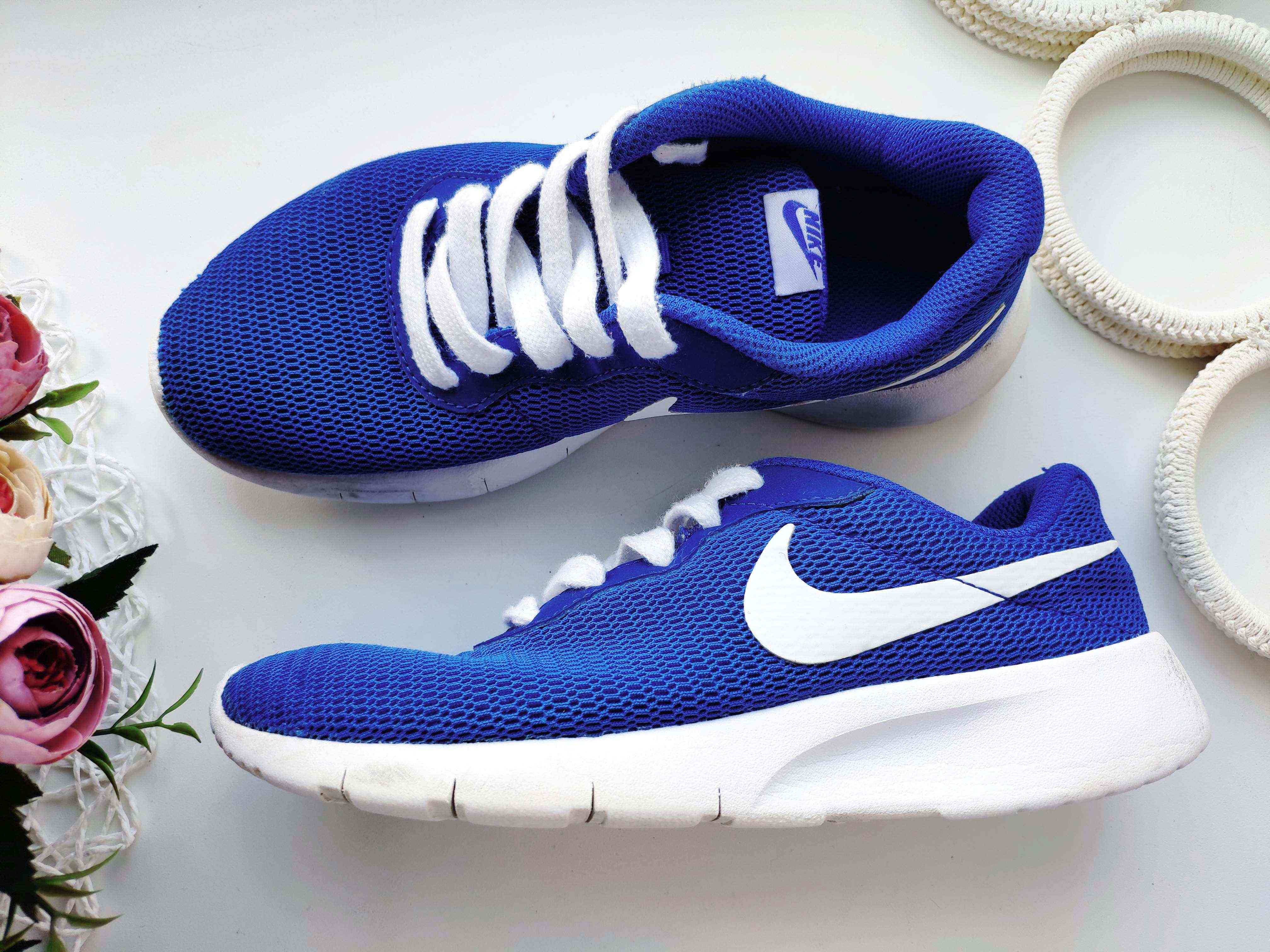 36 (23,5 см) Легкие кроссовки