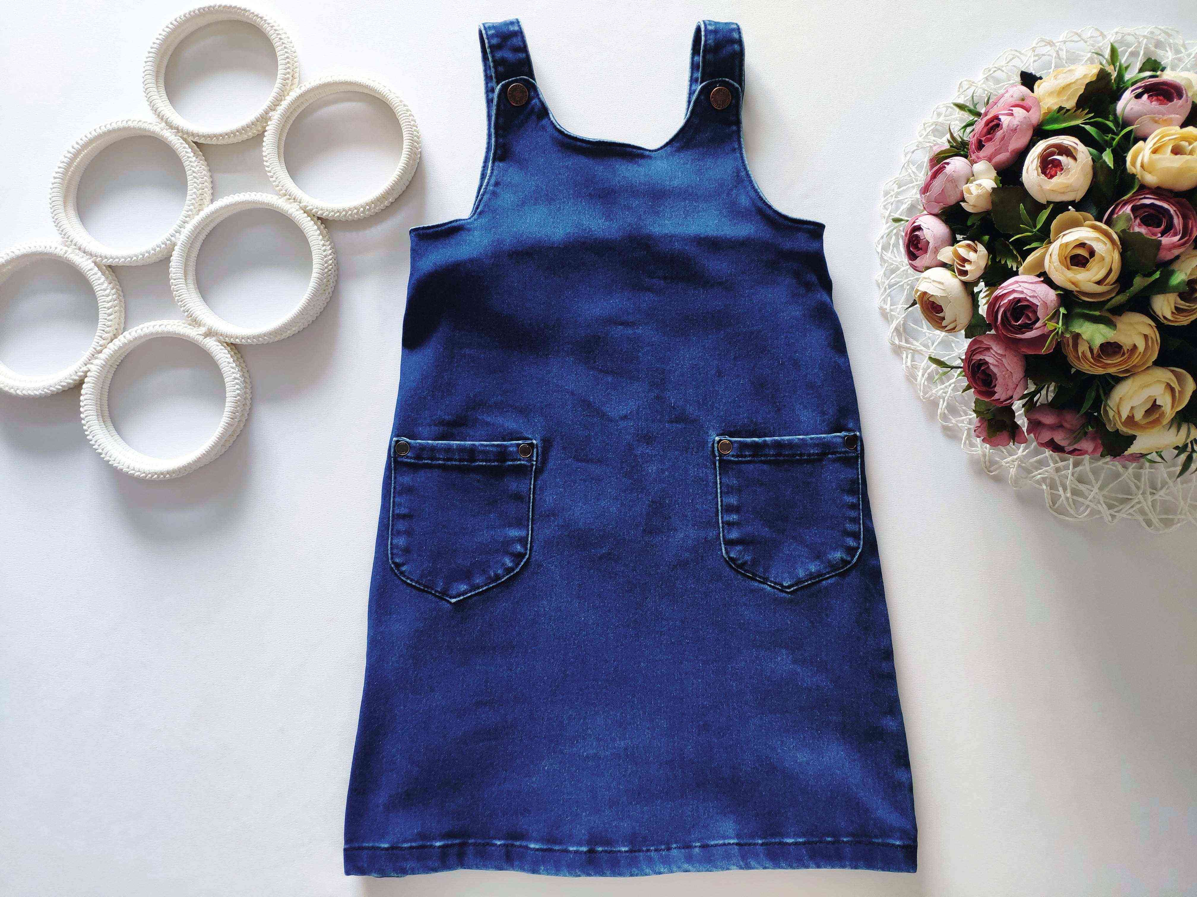 4,5 років, зріст 110 Стрейчевий сарафан