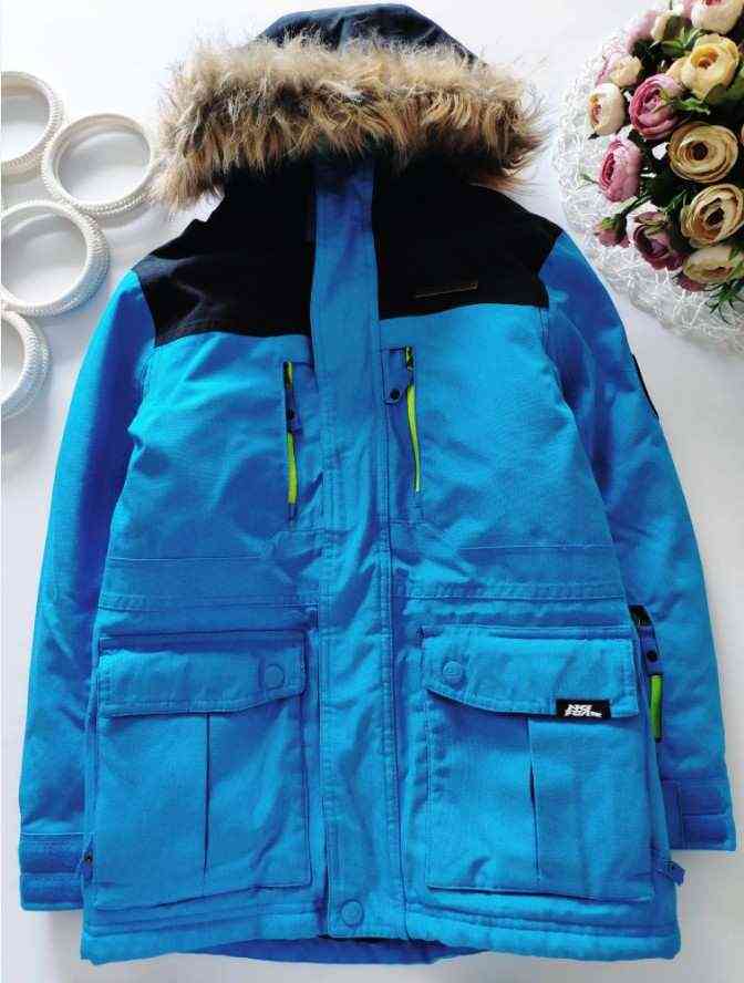 9,10 лет, рост 134,140 Зимняя куртка