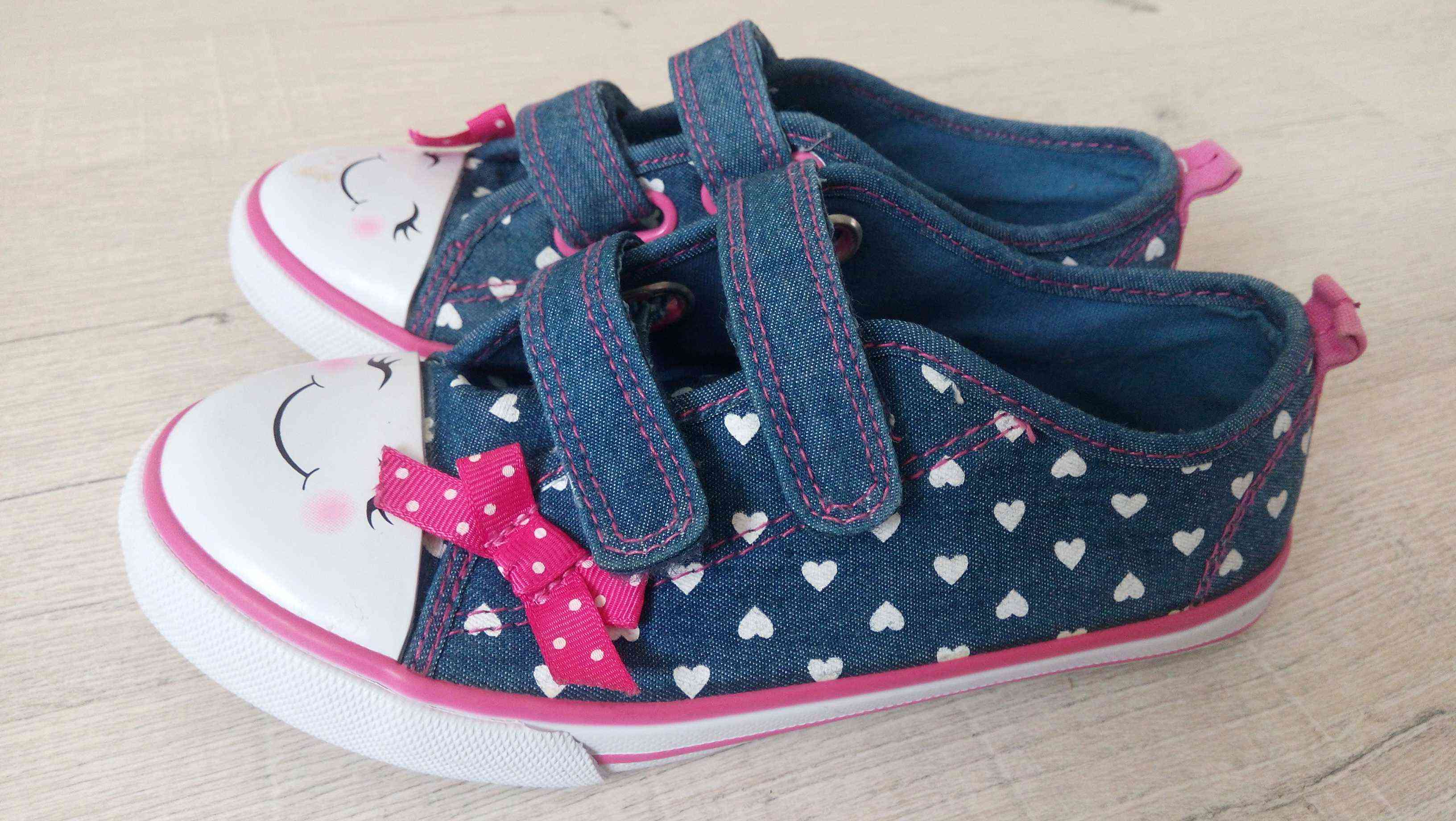 31 (19 см) Кеди для дівчинки у сердечках