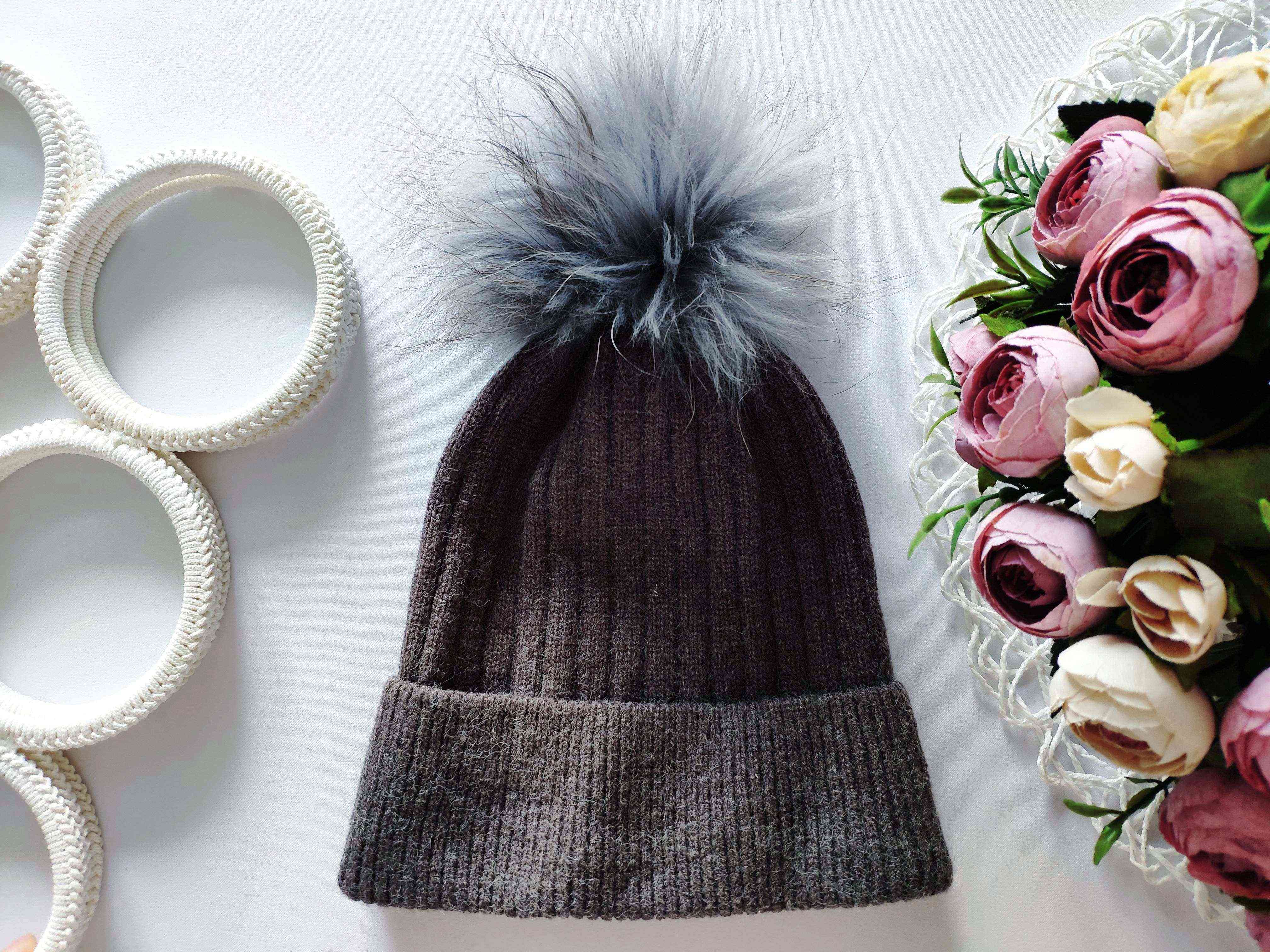 Зимова шапка для дівчинки