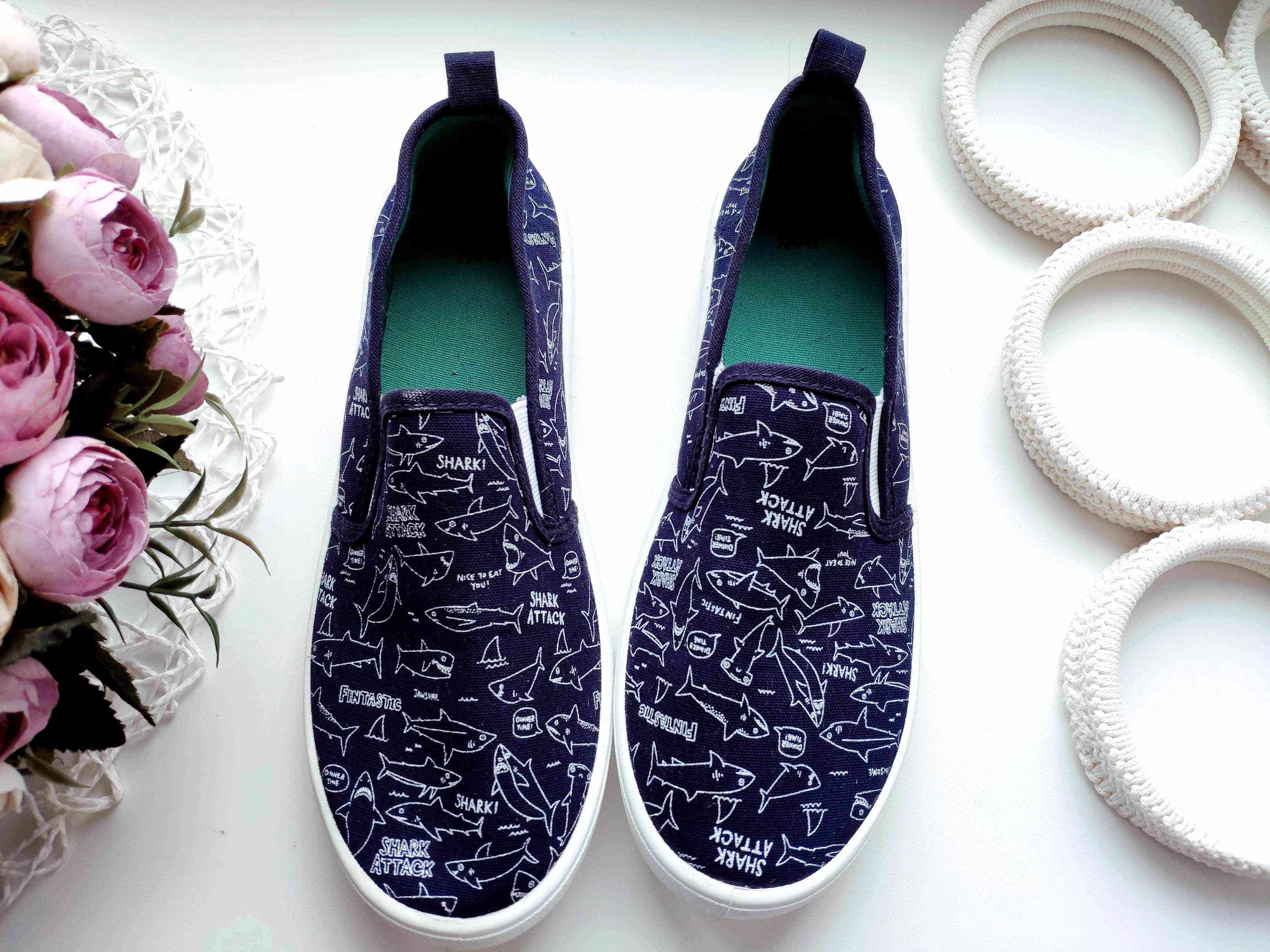 37 (24 см) Кеды в акулах